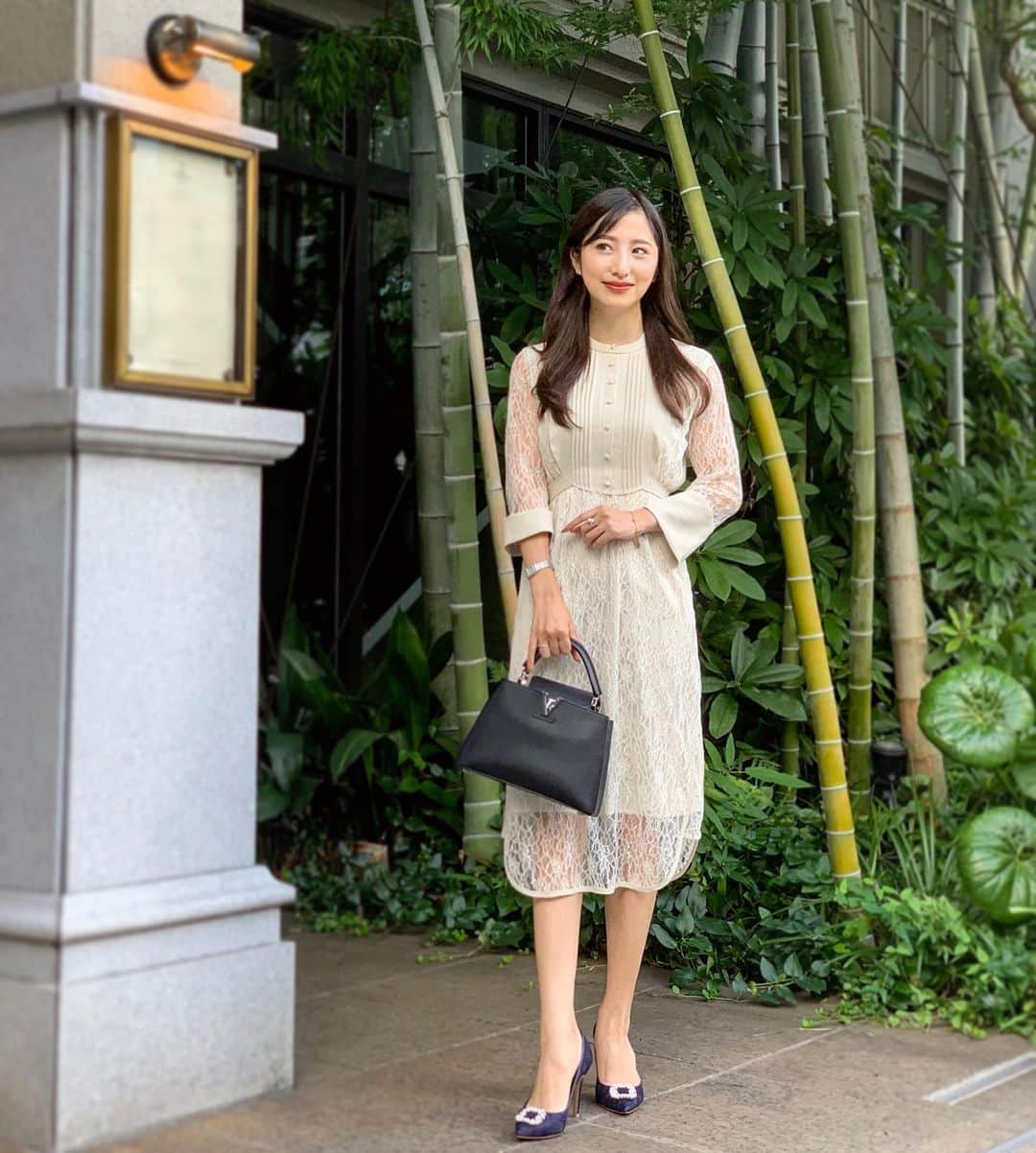 雨宮みずきさんのインスタグラム写真 - (雨宮みずきInstagram)「． 先日のコーデです😘 お気に入りのきれいめワンピースは @lagunamoon_com のものです👗💖 足も長く見えてウエストも細くみせて くれるし二の腕もかくれるという💗 本当にオススメのワンピ🥺💘 ウエストは後ろで結ぶタイプになってます🎀 ． 銀行のクレジットカード無くすと 本当に不便、、、(ﾉД`) 再発行手続きしても 届くのに2〜3週間かかるみたい(´･_･`) ． all-in-one▷ @lagunamoon_com pumps▷ @dianashoespress bag▷ @louisvuitton ． #fashionista #lagunamoon #ラグナムーン #パーティーコーデ #お出かけコーデ #上品コーデ #きれいめコーデ #きれいめファッション #きれいめワンピース #表参道ランチ #表参道カフェ #表参道グルメ #グルメ女子」9月10日 23時39分 - ammymzk0926