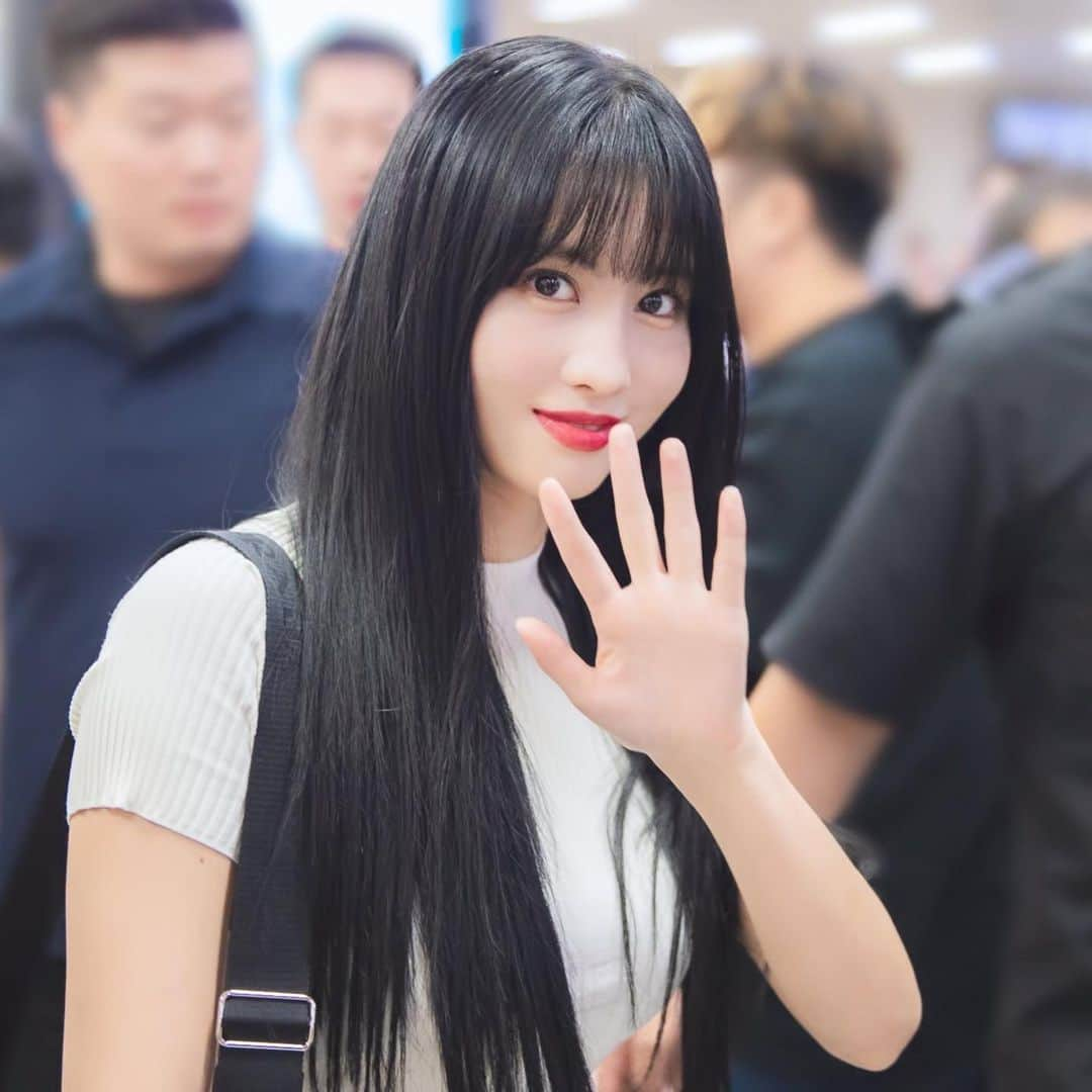 モモさんのインスタグラム写真 - (モモInstagram)「♡ [Fantaken] 190908 - Gimpo Airport back from Japan -  #MOMO #트와이스 #모모 #平井もも #もも #TWICE © moingxtwice」9月10日 23時39分 - momojype