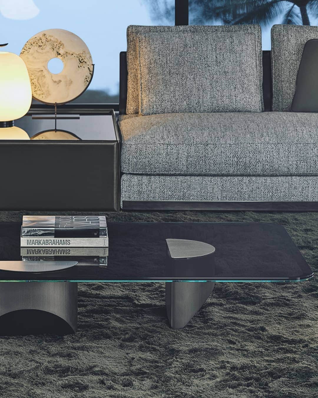 Minotti Londonさんのインスタグラム写真 - (Minotti LondonInstagram)「Wedge explores the concept of a table with a strong graphic expressive style, seen here in the coffee table.  The oblique chisel tip shape sported by the bulky volume of its semi-circular legs significantly lightens the impression of the coffee table, creating the idea of a support on tiptoe.  An unexpected visual effect that reveals the stylistic tone of the designer, a design concept bent on the desire to innovate and amaze.  The same style can be found in the design of the top, available in both glass and wood, through the surface of which the semi-circles of the three supports are visible.  #interiordesigner #interiorstyling #homedecor #interiordesignideas #luxurydesign #interiordesign #interiordesigns #luxury #furnituredesign #luxuryrealestate」9月10日 23時37分 - minottilondon
