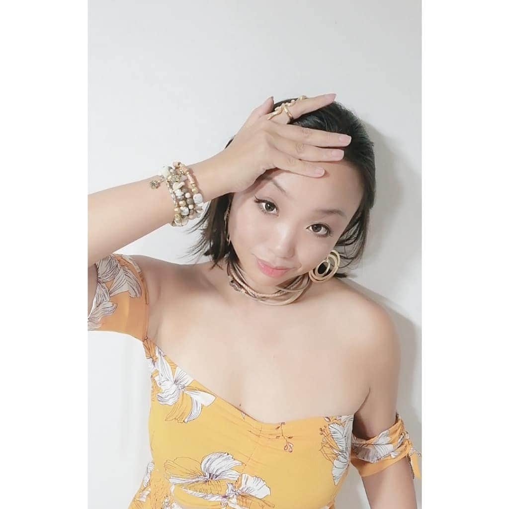 COMA-CHIのインスタグラム：「🌴🌞 ライブやレコーディング、怒涛のスケジュールを終え石垣島へ戻りました。 関東から九州ツアー、各地でお世話になった皆さまありがとうございました❣️ ・ 最高に充実してて楽しい２週間じゃった！！ ・ 写真は熊本公演で着た衣装👑」