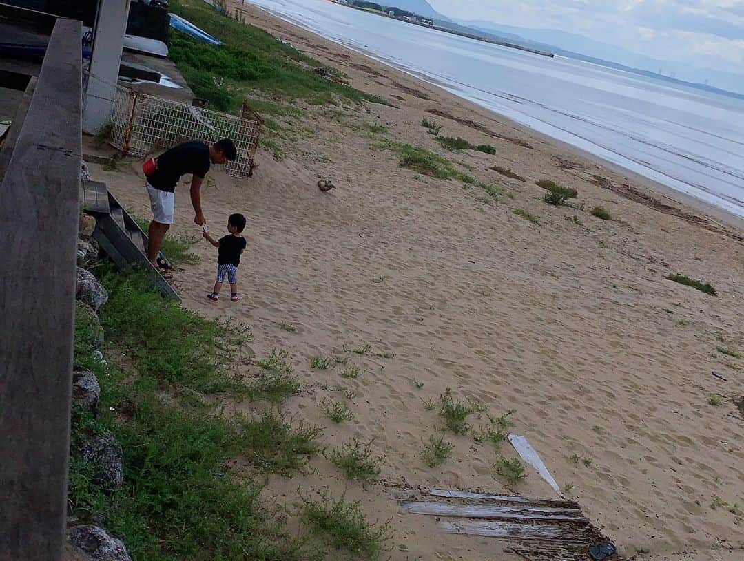 松田力さんのインスタグラム写真 - (松田力Instagram)「#off  #family  #familyphoto  #海  #sea  #ピース」9月10日 18時10分 - riki_matsuda_official