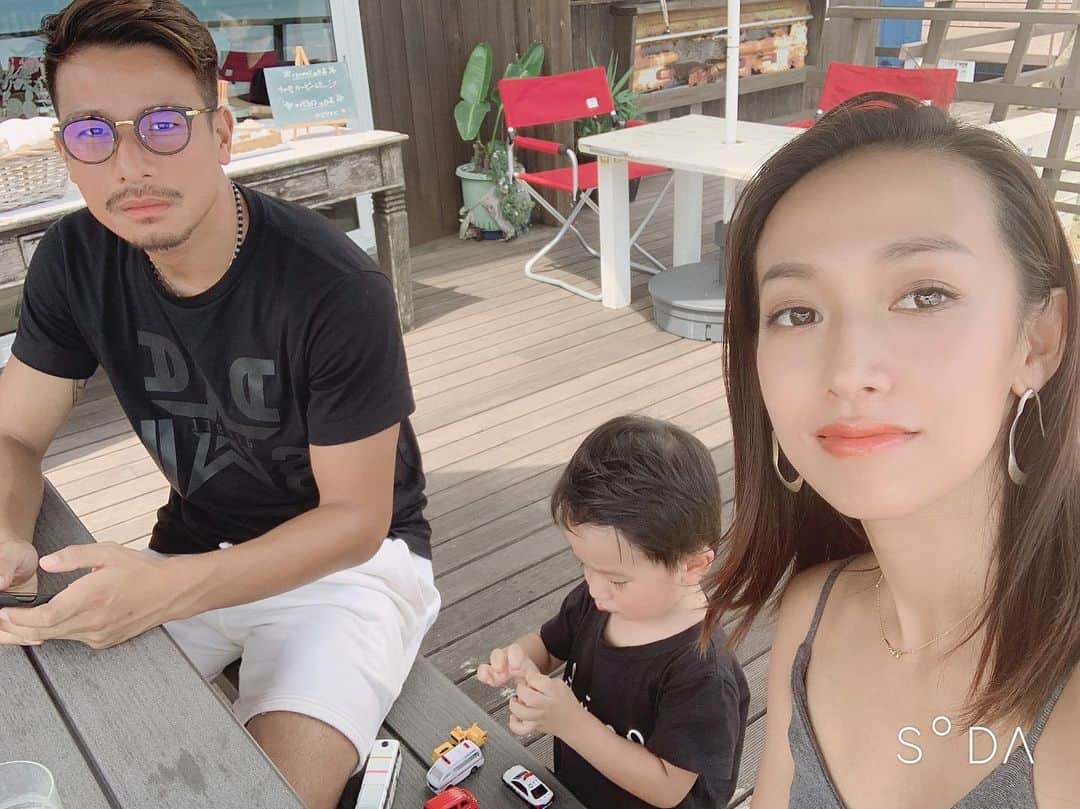 松田力さんのインスタグラム写真 - (松田力Instagram)「#off  #family  #familyphoto  #海  #sea  #ピース」9月10日 18時10分 - riki_matsuda_official