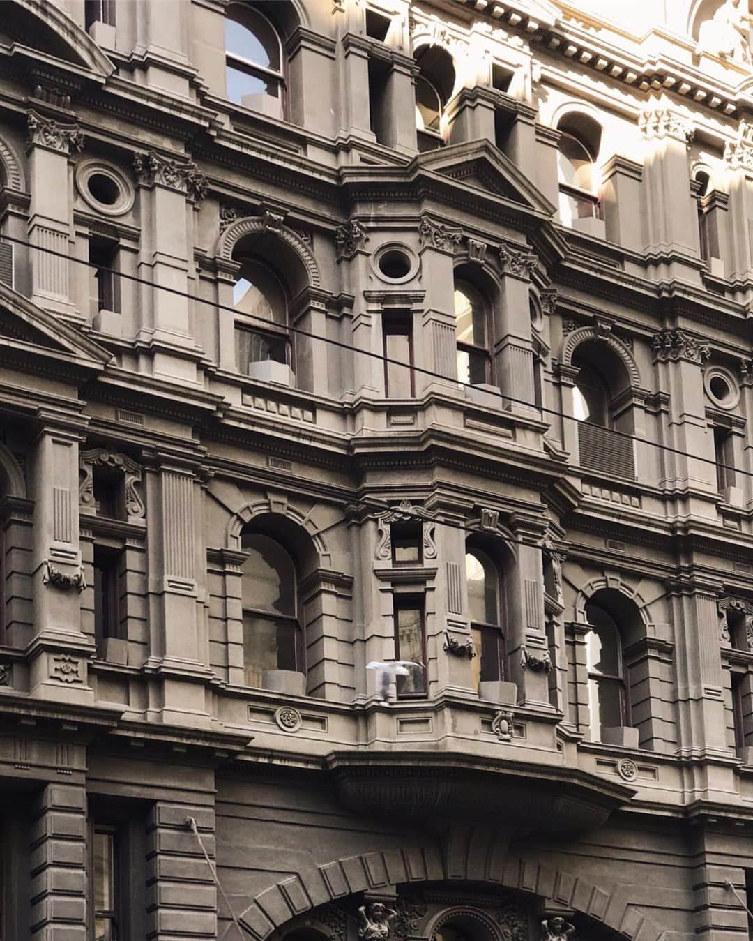 Veronica Halimさんのインスタグラム写真 - (Veronica HalimInstagram)「Good to be back surrounded with this beautiful buildings — #truffypi #architecture #melbourne #architecturedetails #victorianarchitecture #visitmelbourne #truffypitravel #truffypiinspiration」9月10日 18時12分 - truffypi