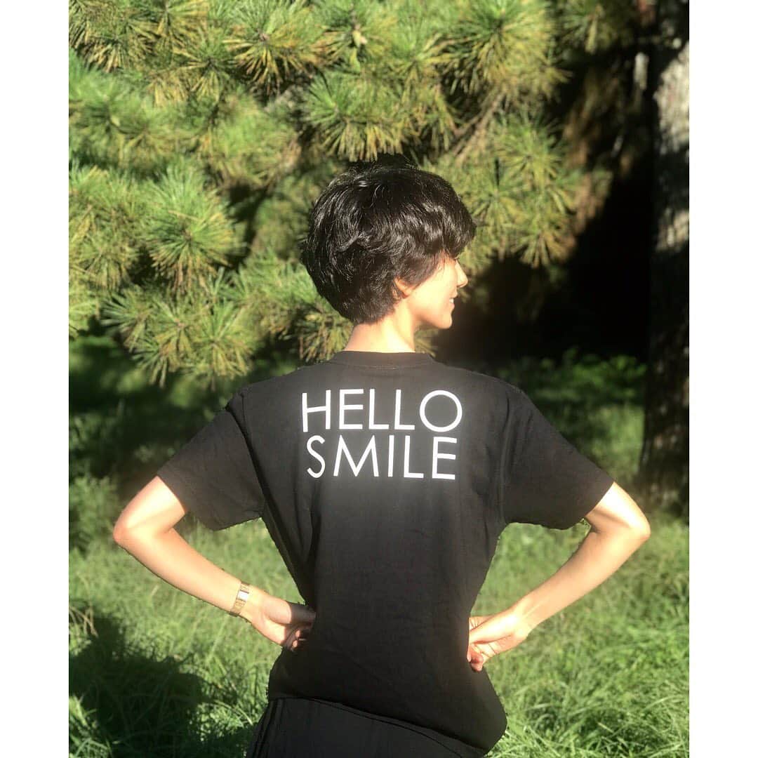 のインスタグラム：「オレンジリボンって知ってるかな？﻿ 児童虐待防止＝オレンジリボンなのです❣️﻿ ﻿ 「子供への虐待がない世界がほしい」と心の奥底から願っています。﻿ それはきっとみんなも同じなんじゃないかな？﻿ 虐待を無くすには、きっとたくさんの愛が必要なんじゃないかな？と思ってる﻿ ﻿ 私ができることといえば、オレンジリボンという存在を伝えて﻿ たとえば、この @kotoba.design のティシャツを買うことで一部が寄付にまわるようなことをしてみる﻿ とかだな！と思ってます。﻿ できることから始めよう♪ 少しでも多くの愛が広がるように﻿😍 ﻿ ﻿#オレンジリボン ﻿#orangeribbon」
