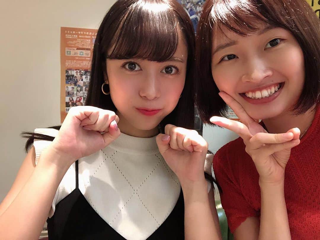 のインスタグラム：「#くにスポ ありがとうございました💗 あ〜、笑った笑った🤣 皆さんにも楽しんでもらえてたら嬉しいです✨ . 前に、みずほりんのアプリで撮ったら「顎が宇宙人👽みたいで変」って言われたのを思い出して顔意識したらぷくってなった😂 ( しかも何故かグータッチ✊🏽✊🏽 ) . 次回は、9月24日(火)15時~ よろしくお願いします😉🎶」