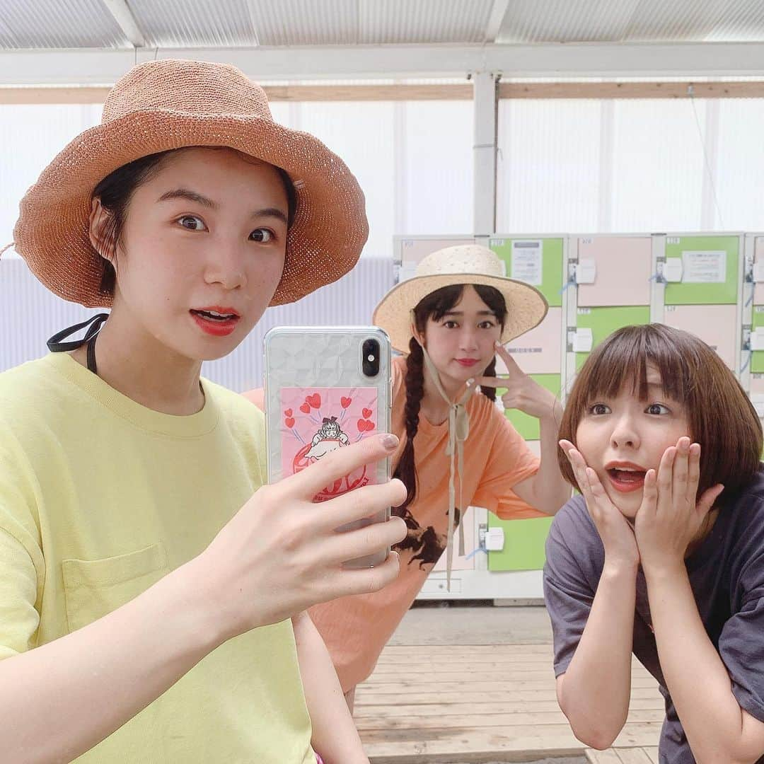 光永さんのインスタグラム写真 - (光永Instagram)「夏の思い出。 山田愛実と小川暖奈と(福田麻貴は風邪で欠席😭)海行けました。 みんな終日休みというスケジュールが合うなんて奇跡。 主婦のような格好でスパルタで泳ぎ🏊‍♂️、海の家で贅沢して🏝、かき氷も食べて🍧、帰りは横浜で中華食べ放題🥟🥠帰宅後爆寝。最高。 . . #一色海岸 #逗子 #葉山 #海水浴 #2019夏 #TEAMBANANA山田 #スパイク小川 #光永」9月10日 18時48分 - hinata_official__