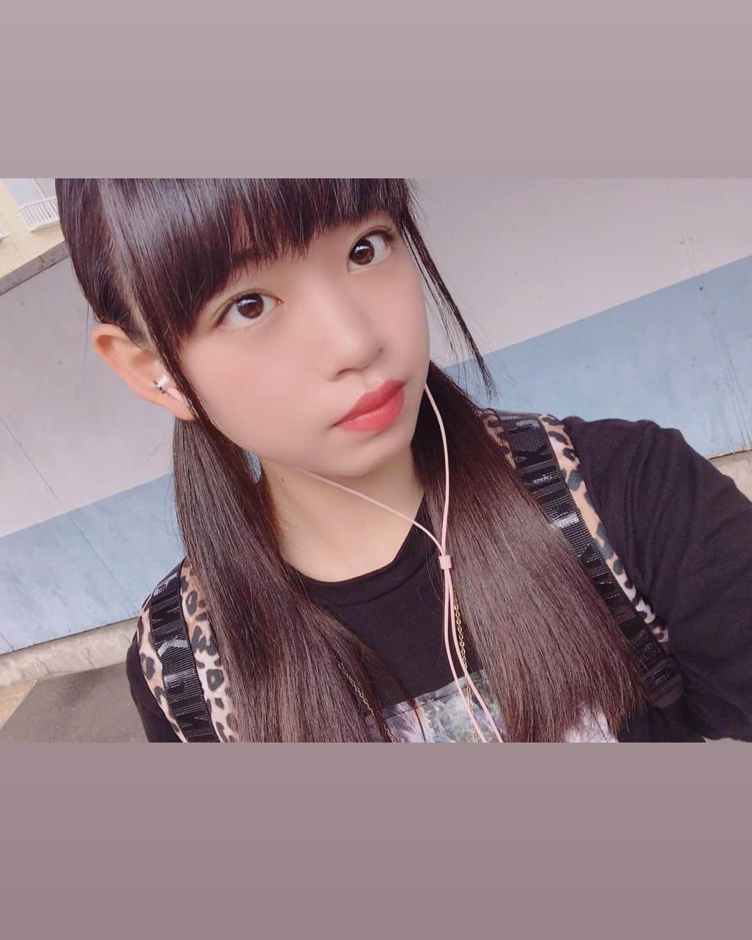 吉田万葉のインスタグラム：「きょうあちいね、🤒 #fashion #jk #jk1 #girl #black #Instagram」