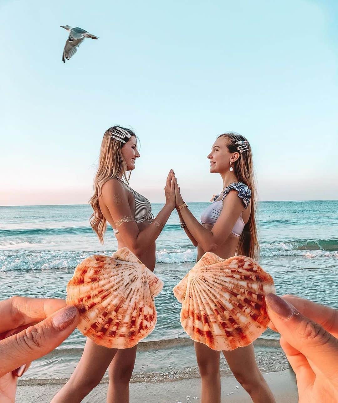 pomeloさんのインスタグラム写真 - (pomeloInstagram)「Shell skirt from @verouture  #pomelocamera #pomeloapp #photographer #summer  #photography #shell #sea #life #beach #trvel #pomelocam #white #summer2019 #sky」9月10日 19時03分 - pomelocam