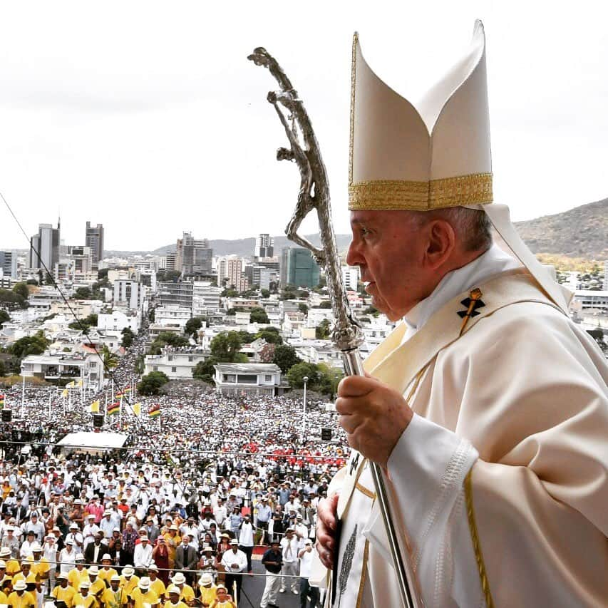 フランシスコ（ローマ教皇）さんのインスタグラム写真 - (フランシスコ（ローマ教皇）Instagram)「#ApostolicJourney #Mauritius #ViaggioApostolico #Maurizio #VoyageApostolique #Maurice #ViagemApostólica #Maurício #ViajeApostólico #Mauricio #ApostolischeReise #PodróżApostolska」9月10日 19時25分 - franciscus