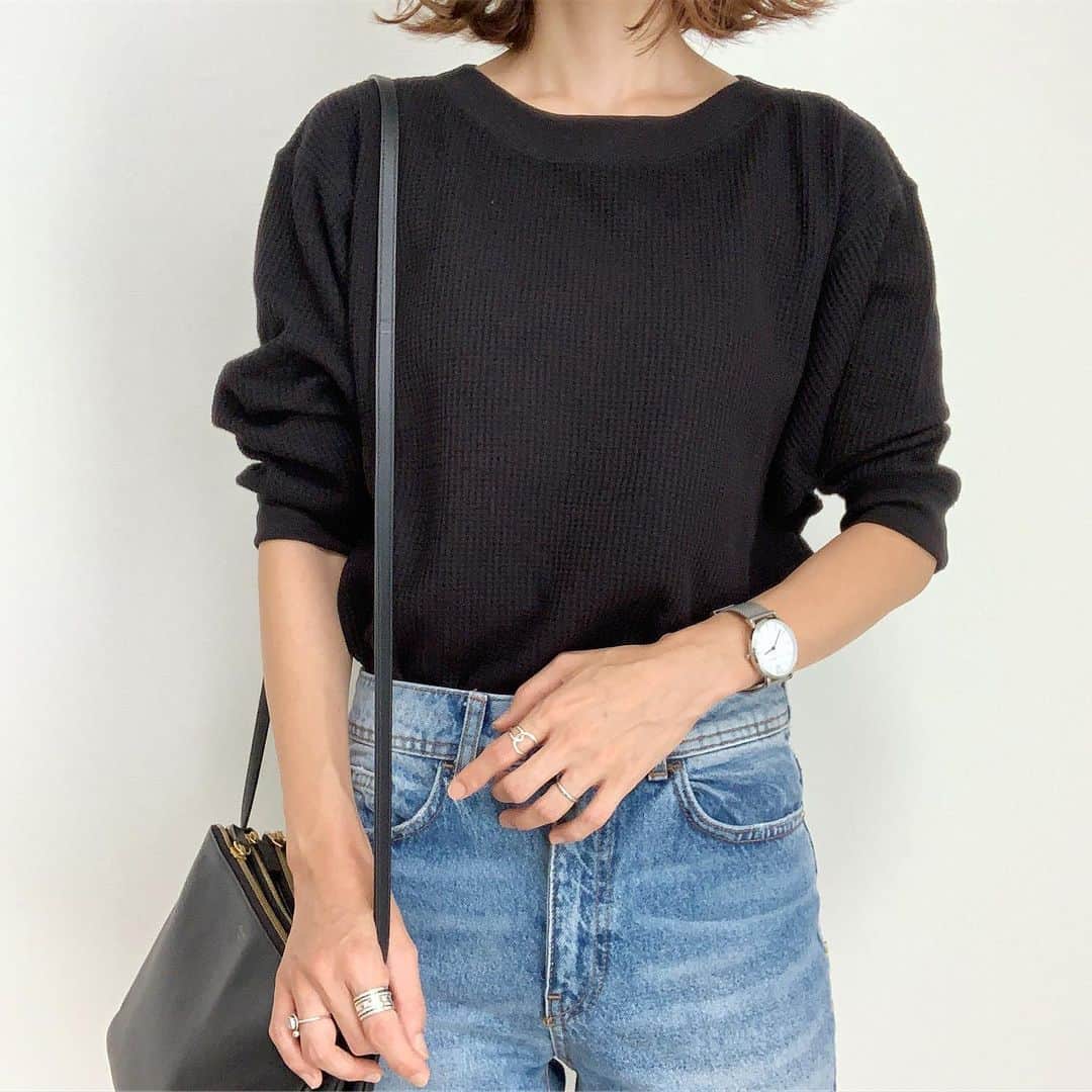 sayasu__さんのインスタグラム写真 - (sayasu__Instagram)「・ 2019.9.10 ・ #ワッフルクルーネックt 何気に定番の黒を 持ってなかったので 限定価格の時に買いました♡ 早く着たいけど まだまだ暑くて 着れない…🙄 9月なのにまだノースリーブ 全然着れるんだけど😂 ・ ・ #uniqlo#ユニクロ#ワッフルt #zara#ザラ#celine#セリーヌ#セリーヌトリオ#allydenovo#allydenovo_japan#アリーデノヴォ ・」9月10日 19時29分 - sayasu__