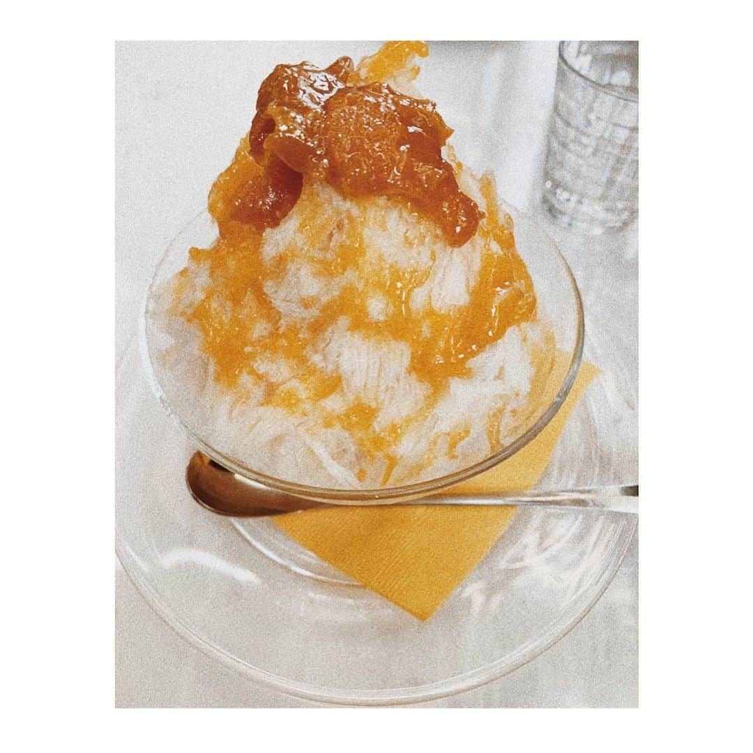 広瀬未花さんのインスタグラム写真 - (広瀬未花Instagram)「撮影後にゆきえさんとのお茶にて🍧 練乳が苦手なのですが、信じ難いほどたっぷりかかってました😂 ・ ・ いよいよ来月消費税増税。 この国は本当に増税してよいのでしょうか？？ 「すでに問題を抱えている日本において、防衛費をはじめとする支出を削減することもなく、さらに増税を実施するのであれば、日本人は子どもを増やそうという気をますますなくしてしまうだろう。これが行き着く先は国の破綻だ」 🔺投資家であるジム・ロジャーズの見解。 広瀬はげどーです。。 ・ ・ ・ ・ #かき氷と増税について。 #たまには。 #残暑きつかったです。」9月10日 19時35分 - micahirose