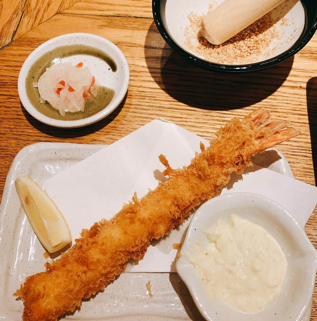 樫原伸彦さんのインスタグラム写真 - (樫原伸彦Instagram)「. 夏バテか風邪ひいたのかなんだかわからないダルさ。  トンカツ屋なのにトンカツを頼まないくらいのバテ。  金華豚の豚汁◎ 生姜焼き 海老フライ  PJの制作諸々、Ooopsの制作、鈴湯関係、イベント関係など山盛りなので倒れてる暇はない。  しかし食い倒れしそうσ^_^; #豚汁 #生姜焼き」9月10日 19時54分 - nobustagrammy