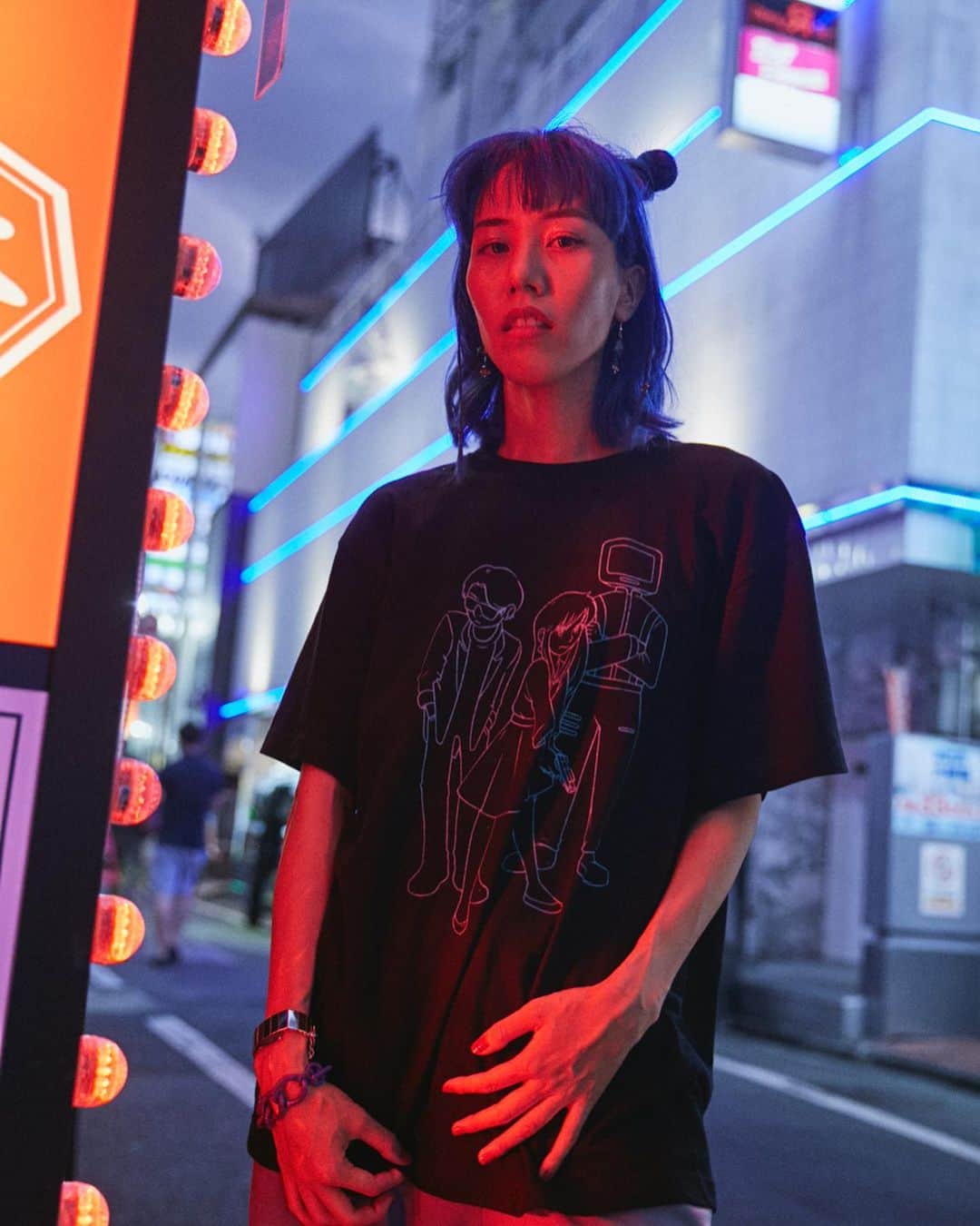 草野絵美のインスタグラム：「Anime Tee JPY3500 by @ercbrdfrd 📣Open Sep 9th-19th📣 #SatelliteYoung apparel will be sale at @laforet_h 🌲🌲🌲 We’ll also have a live there on 14th 6pm🎹  BUNTA DISC  ラフォーレ原宿 2階 White gallery 遊びにきてね💿💿💿💿 14日18時にはライブもあるよん✨  #linkinbio #synthwave」