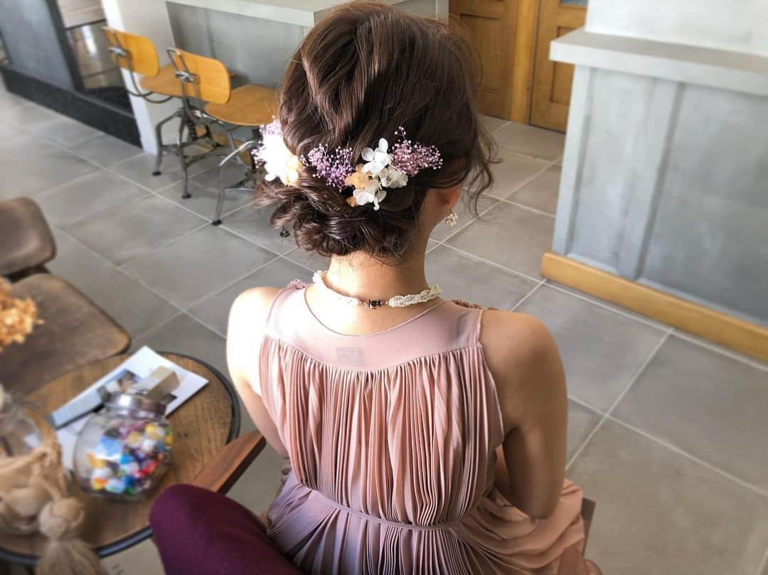 和田美由紀さんのインスタグラム写真 - (和田美由紀Instagram)「ヘアセットのみのご予約はお手数おかけしますが、お電話か店頭のみのご予約受付となりますのでよろしくおねがいいたします(*^^*) ただいま3ヶ月先までのご予約をお受けしております♡  いつもありがとうございます♡ アレンジ仕上げ付きのコースはホットペッパービューティからもご予約可能です♡ #hair#hairarrange#hairstyle#arrange#wadami_arrange#ヘアスタイル#ウェディング#ブライダル#ヘアアレンジ#ヘア#アレンジ#ファッション#ヘアメイク#メイク#愛知#名古屋#美容師#美容室#LOREN#lorensalon」9月10日 20時25分 - miyuwada