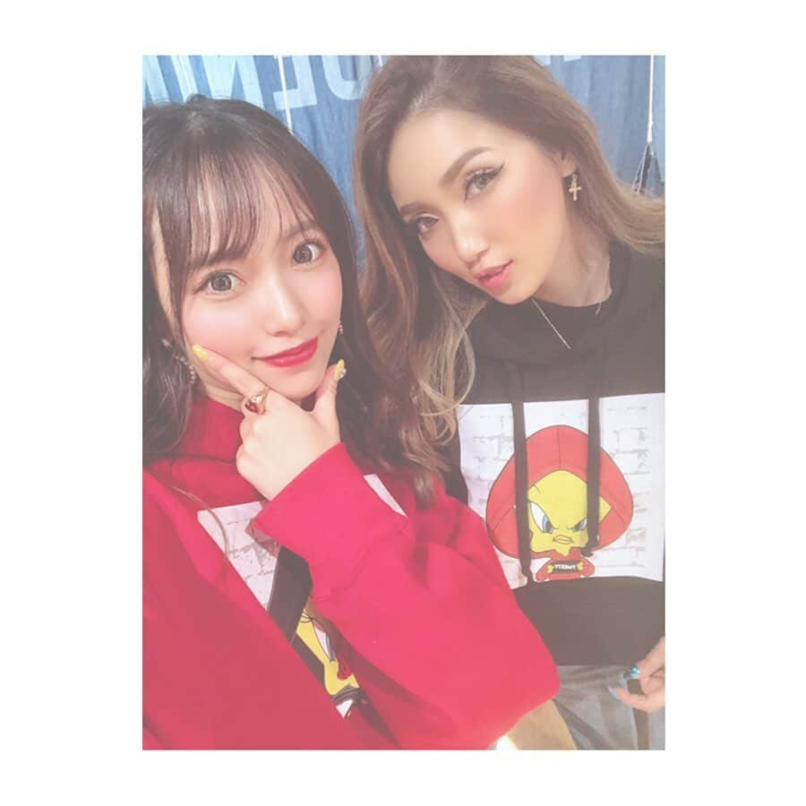 前川琳菜（りなち）さんのインスタグラム写真 - (前川琳菜（りなち）Instagram)「✩‧₊˚ . . この間は @spiralgirl_official さんの DENIM PARTYに行ってきました👖❤️ . まにゃちゃんコラボアイテムが 可愛すぎて一目惚れ...😍💕 トゥイーティーコラボまじ可愛い🐥💖💖💖 早く着たいなぁぁあ〜☺️💭❤️ . まにゃちゃん、SPIRALGIRLさん ご招待頂きありがとうございました❣️❣️❣️ . . #spiralgirl #スパイラルガール #展示会 #denim #denimparty #まにゃちゃんプロデュース #トゥイーティーコラボ #tweety #spiraldenim」9月10日 20時34分 - rina__maekawa