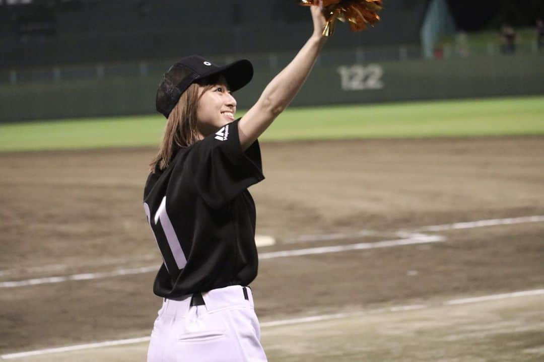 黒坂優香子さんのインスタグラム写真 - (黒坂優香子Instagram)「⚾️ ・ ・ わーいっ🙌 ・ ヒット打った時😆😆😆 二点入れられて良かったー！ めちゃめちゃ走りました！！ ・ ・ #風とロック芋煮会 #芋野球 #ヒット打ってわーいってしてるところ」9月10日 20時42分 - yukakokurosaka0606