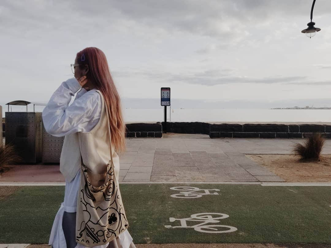 小林レイミさんのインスタグラム写真 - (小林レイミInstagram)「I luv darling in a white dress❄️ #stylenanda #whiteshirt #whitedress #ootd #outfit #beach #fashionlook #koreanstyle #melbourne #ausfashion #fashionlovers #traveller #traveldiaries #lookoftheday」9月10日 20時55分 - _reimi._____