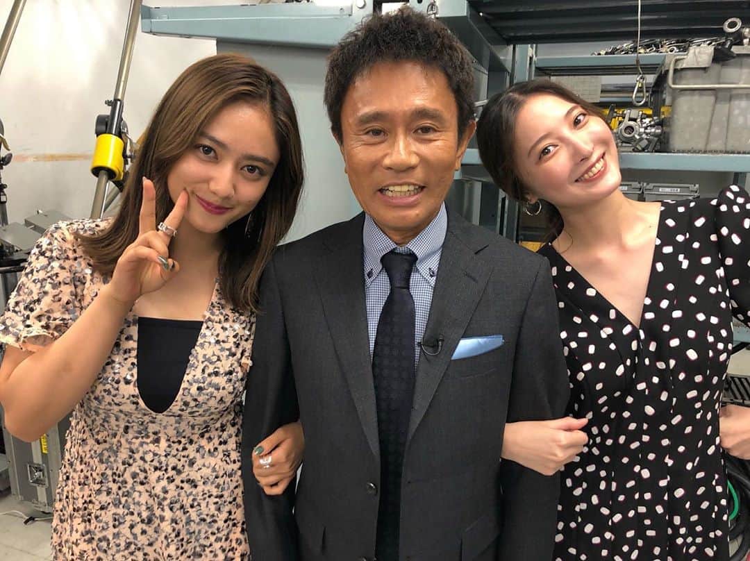 大石絵理のインスタグラム：「21:00〜テレビ朝日 そんなコト考えた事なかったクイズ！トリニクって何の肉!?放送です❣️ いつも優しい浜田さんと、可愛いまりあと🥰 お手柔らかに、ご覧ください🙇‍♀️🙇‍♀️ #トリニクって何の肉」