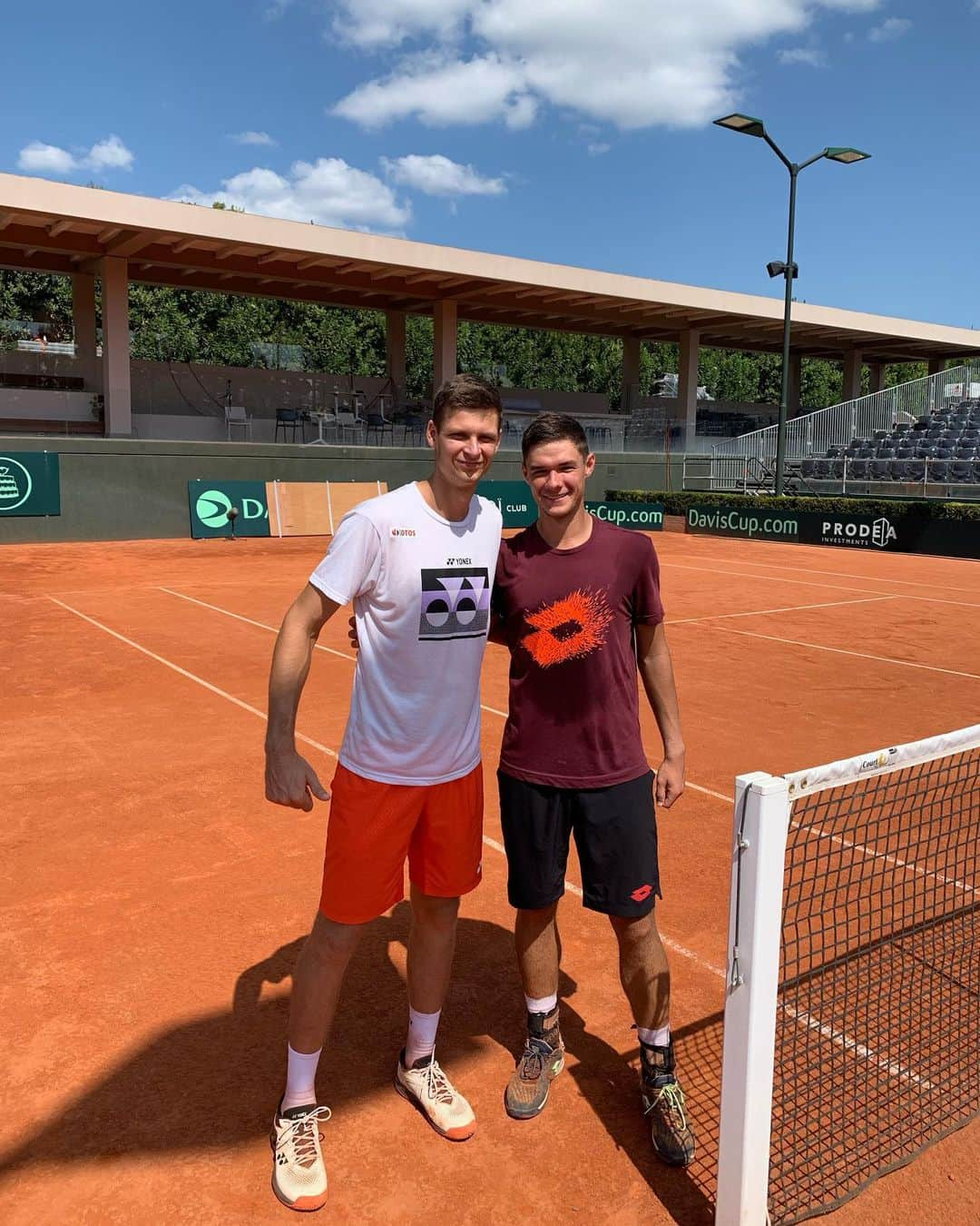 フベルト・フルカチュさんのインスタグラム写真 - (フベルト・フルカチュInstagram)「Getting ready with @szumekk for @daviscuptennis 💪🇵🇱🇵🇱」9月10日 21時27分 - hubihurkacz