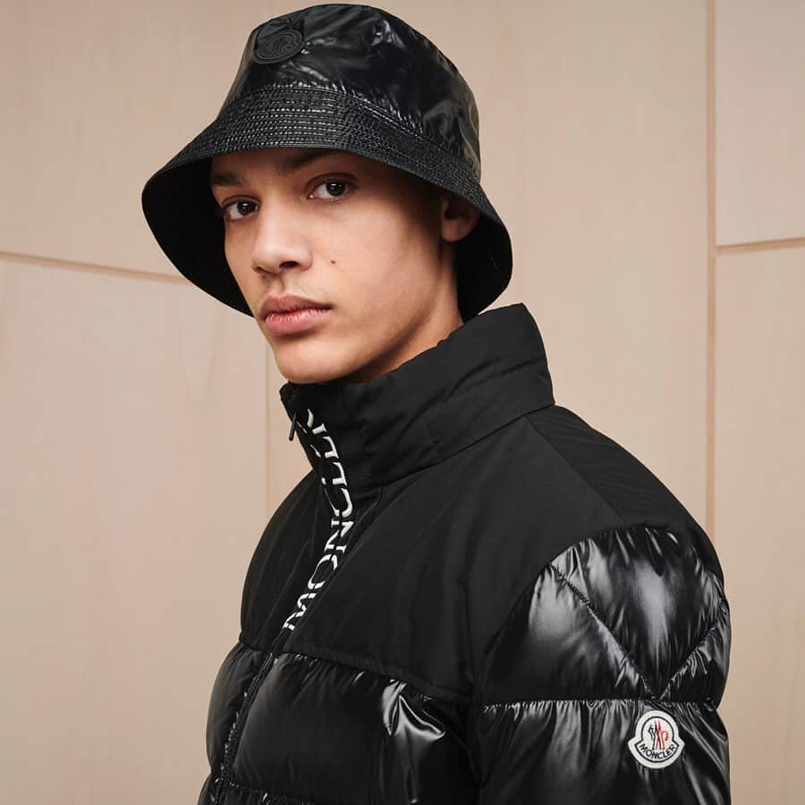 モンクレールさんのインスタグラム写真 - (モンクレールInstagram)「The quilted down Bruel jacket paired with a Bucket Hat for added attitude. Classic Moncler outerwear crafted to tackle the arrival of the cold. _ Explore on Moncler.com. #WEALLWEARMONCLER」9月10日 21時30分 - moncler