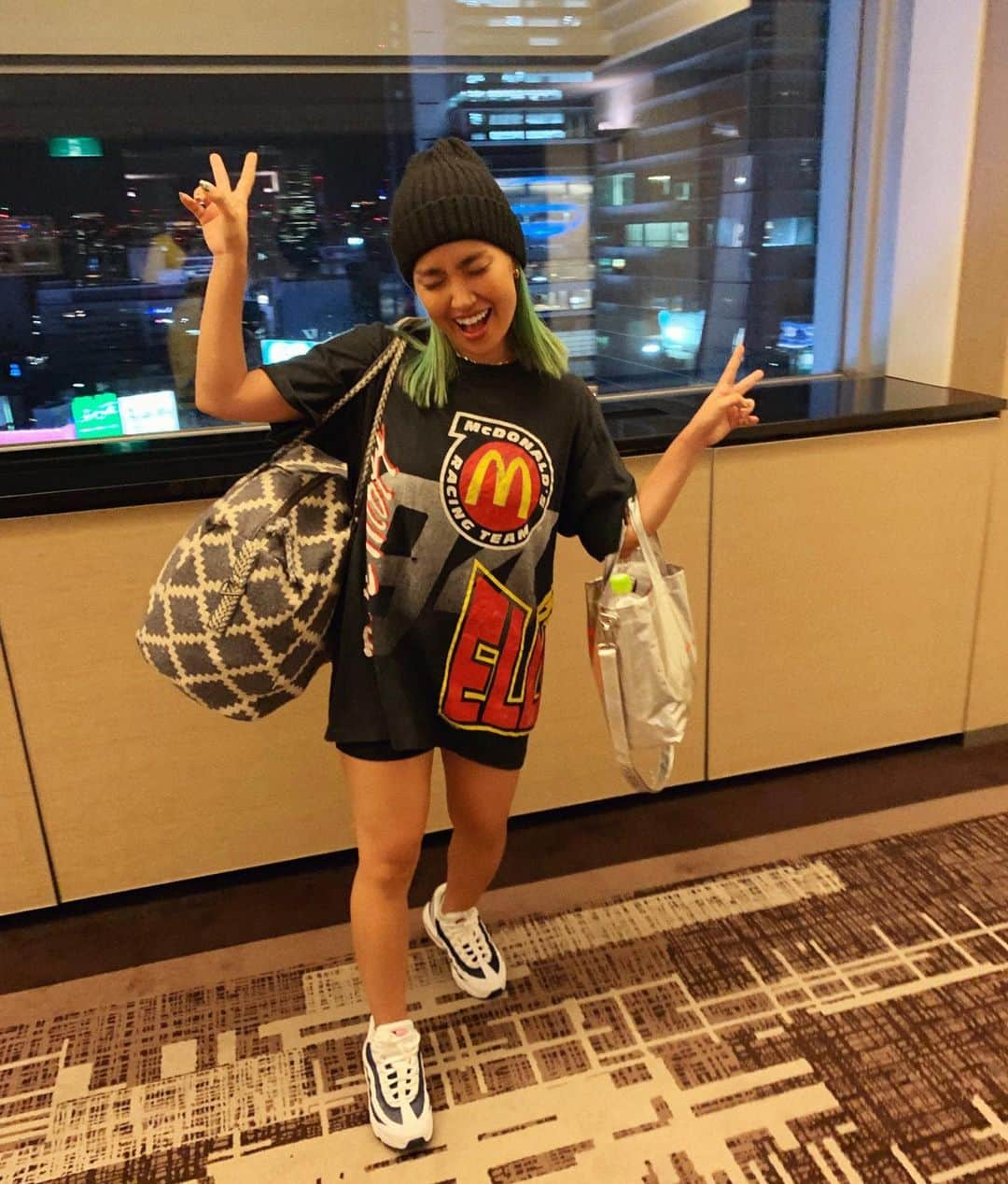 RIEHATAさんのインスタグラム写真 - (RIEHATAInstagram)「working in Tokyo 👜🧳🛍🧰👝 🇺🇸 @hypebeast came to 🇯🇵」9月10日 21時41分 - riehata