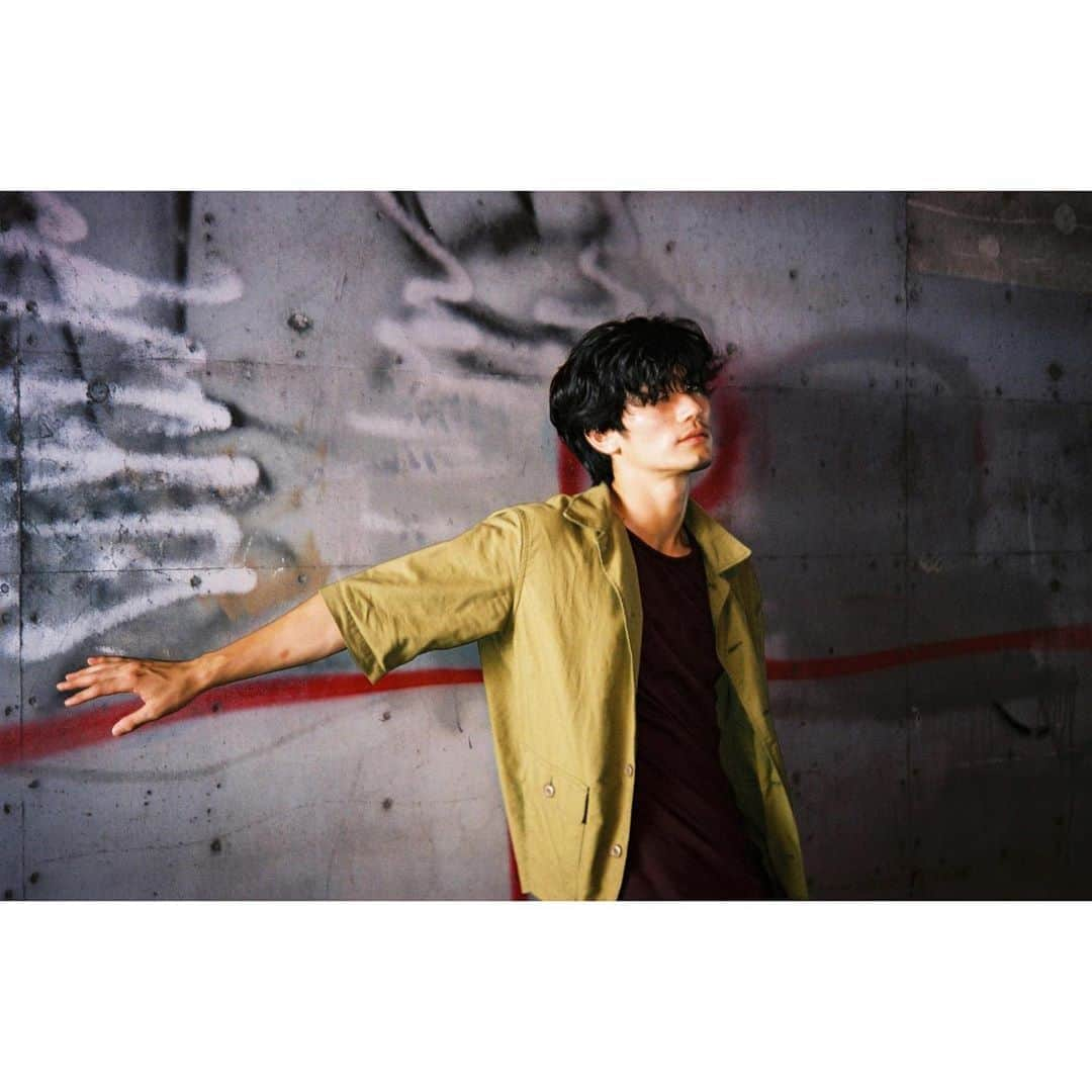 芳根京子さんのインスタグラム写真 - (芳根京子Instagram)「結城さん、頑張れー😭！ #film #TWOWEEKS  #TWOWEEKS写真部  #今更感あるこの背景  #現像に行ってきた証です。 #いつもみなさんより #ワンテンポ遅れ😂  #だから #幽霊部員  #突然の連投」9月10日 21時50分 - yoshinekyoko