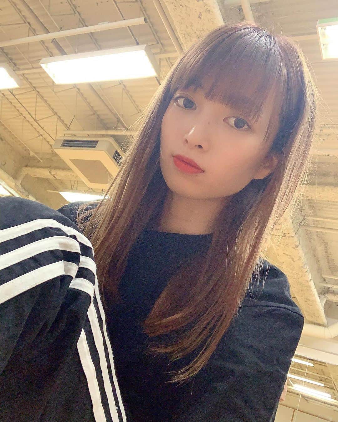 のインスタグラム：「・ リハーサルday ✌︎ みんなに会えるの楽しみに頑張ります〜🔥🔥🔥 ・ ・ ・ ・ #929ふわ単#ふわふわ#ワンマンライブ」