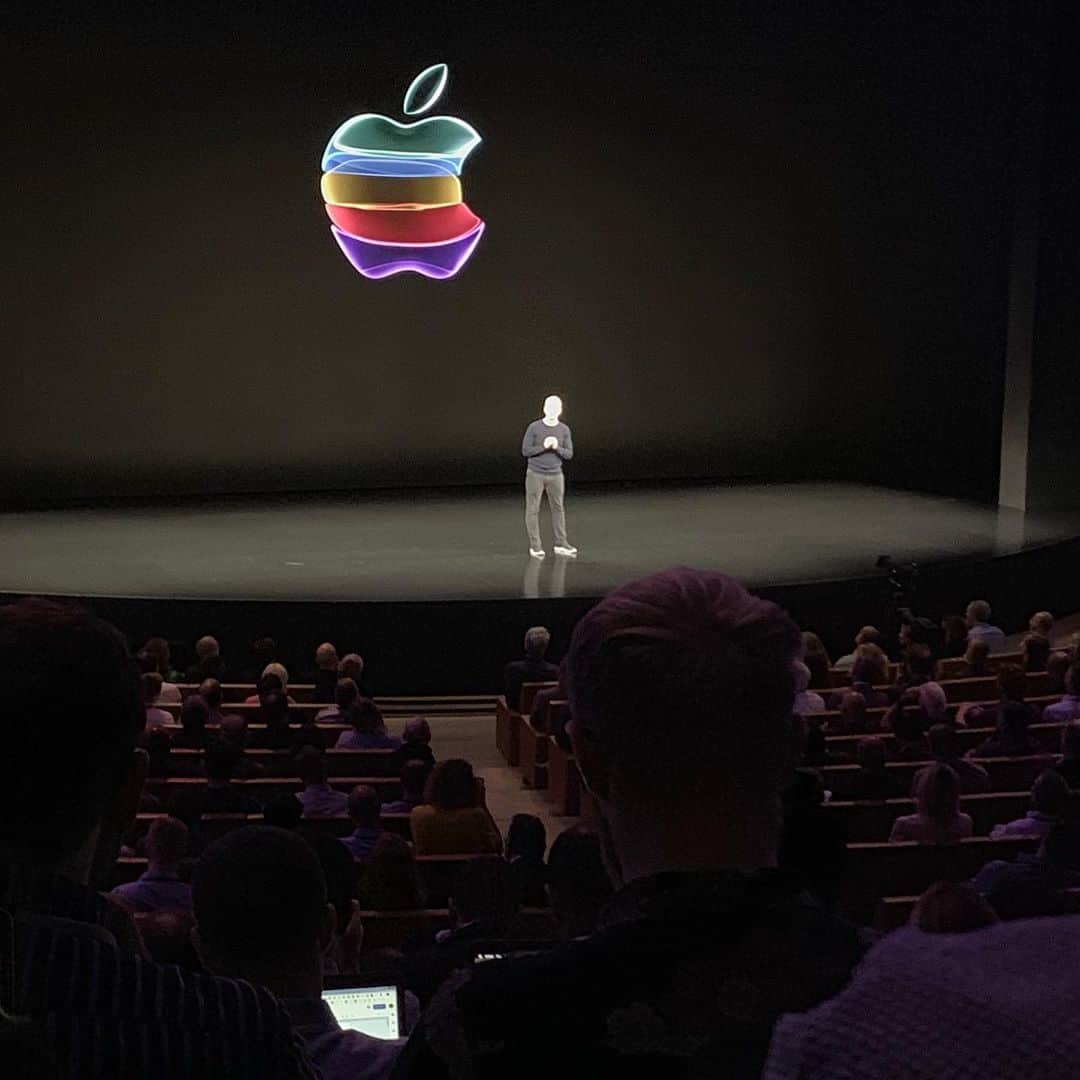 林信行さんのインスタグラム写真 - (林信行Instagram)「#AppleEvent announcements. #iPhone11 #iPhone11Pro  #AppleWatchSeries5  #iPad」9月11日 7時38分 - nobihaya