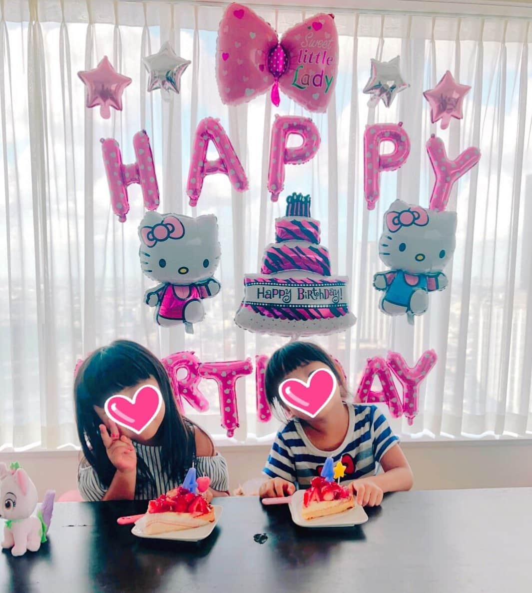 相沢紗世のインスタグラム：「おめでとう🎉🎈💕#娘のたんじょうび#1週間違いで生まれたお友達と#元気に成長しております#ますますお姉さんさん度UP#これからも元気に育ってね❤️」