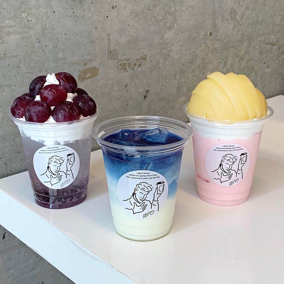 MERYさんのインスタグラム写真 - (MERYInstagram)「. 全国各地にある『W/O STAND（ウィズアウト スタンド） @without_stand_fukuoka 』。 毎月限定メニューが出るのが人気の理由の一つかも♡9月の期間限定メニューがこちらの3種類のドリンク♪この季節に飲みたくなること間違いなし！店舗によってステッカーが変わるので写真はマストですよ♡ 【9月限定メニュー】 左から→→ ★ぶどうツリーソーダ ★ブルーラテ ( ICE / HOT ) ★ピーチミルクサンデー （※画像2枚目は、以前の期間限定メニューです。） . MERYでは他にも「かわいい」に近づくさまざまな情報を発信しています。 @mery.beauty コスメ・美容に特化した情報をお届け♡ @mery_spot 話題のカフェやお出かけスポットをご紹介！ こちらもぜひチェックしてみてください！ . . photo by @without_stand_fukuoka . #MERY #regram #cafe #withoutstand #tokyocafe #먹스타그램 #카페스타그램 #카페 #냠냠 #ぶどう #グレープ #桃 #サイダー #スイーツ #期間限定 #ダブルオースタンド #神戸カフェ #福岡カフェ #東京カフェ #原宿カフェ #大阪カフェ #京都カフェ #おしゃれカフェ #カフェ活 #カフェ #カフェ巡り #カフェ好きな人と繋がりたい #お洒落さんと繋がりたい #MERY女子 #メリー」9月11日 8時00分 - mery.jp