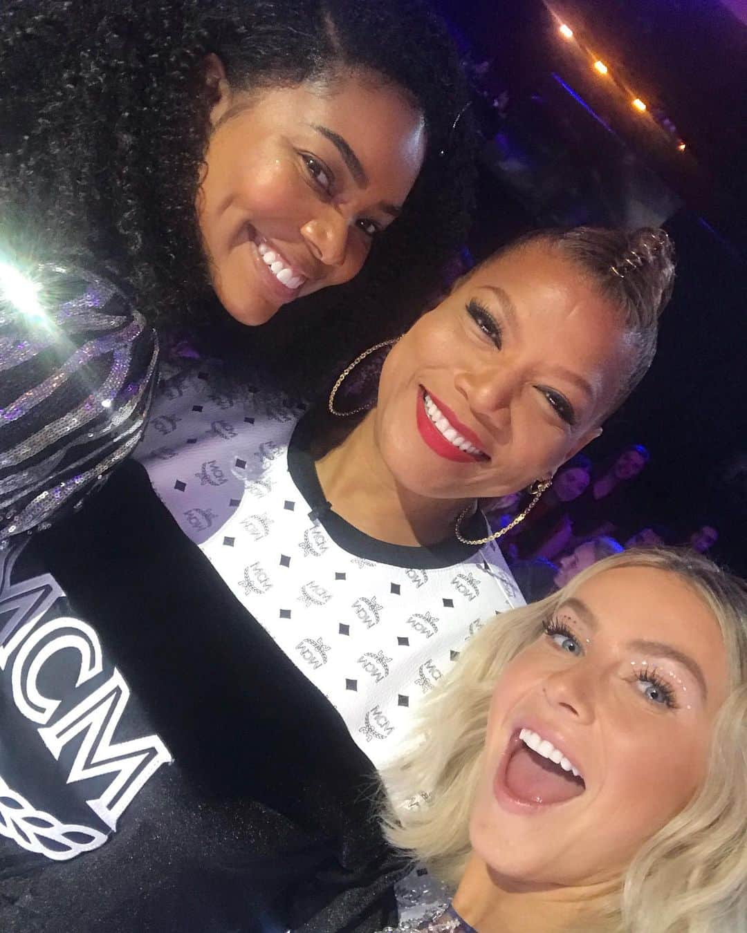 ジュリアン・ハフさんのインスタグラム写真 - (ジュリアン・ハフInstagram)「Two queens, and a literal QUEEN! 👑 💜 @queenlatifah is on @agt tonight!」9月11日 8時04分 - juleshough