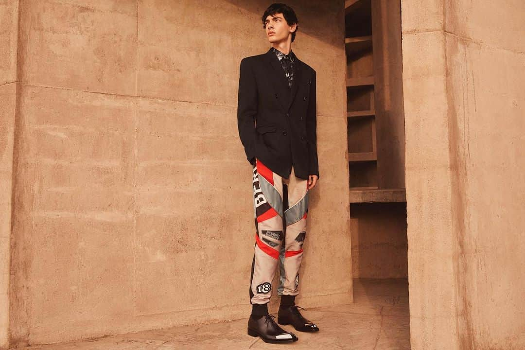 ベルルッティさんのインスタグラム写真 - (ベルルッティInstagram)「- CAPITOL COMPLEX - The #Berluti Winter 2019 Collection by @kris_van_assche -  Streetwear touches take the shape of a motocross trouser made from a patchwork of fabrics with leather patches.  Photographed by @ronan_gallagher__ in Chandigarh, India - Styling by @mauricionardi -」9月11日 0時14分 - berluti