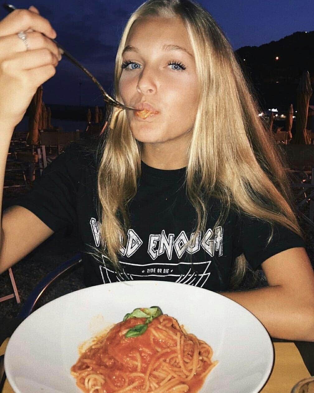 Subduedさんのインスタグラム写真 - (SubduedInstagram)「If you love pasta as much as we do; here is the perfect challenge for you : Tag us when you are eating your fav pasta 🍝 🔥😍 We'll repost the coolest picture 😍🔥 #subduedlovespasta🍝」9月11日 0時06分 - subdued