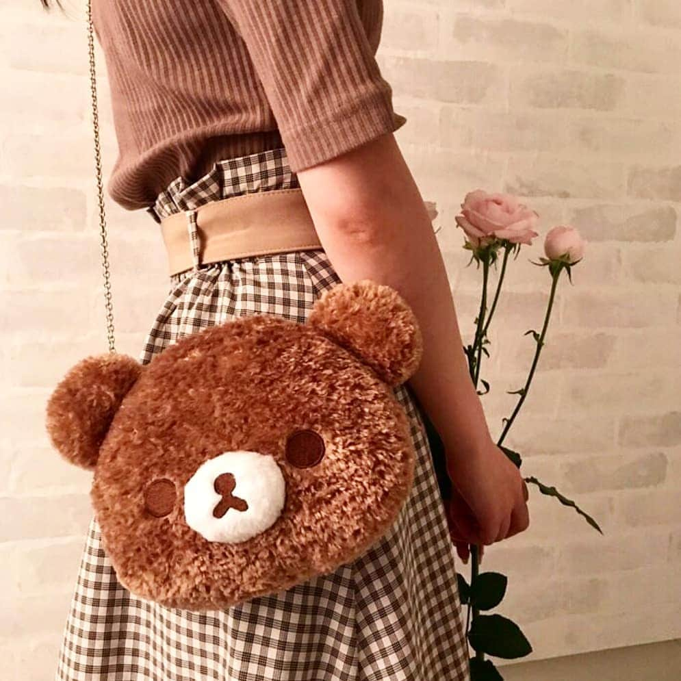 Rilakkuma US（リラックマ）さんのインスタグラム写真 - (Rilakkuma US（リラックマ）Instagram)「Carry cuteness with you wherever you go with this adorable Chairoikoguma plush purse! Tag a friend who would appreciate this huggable accessory! . . . #rilakkumaus #Rilakkuma #sanx #kawaii #happy #purse #chairoikoguma #リラックマ #サンエックス #ちゃいろいこぐま」9月11日 0時07分 - rilakkumaus