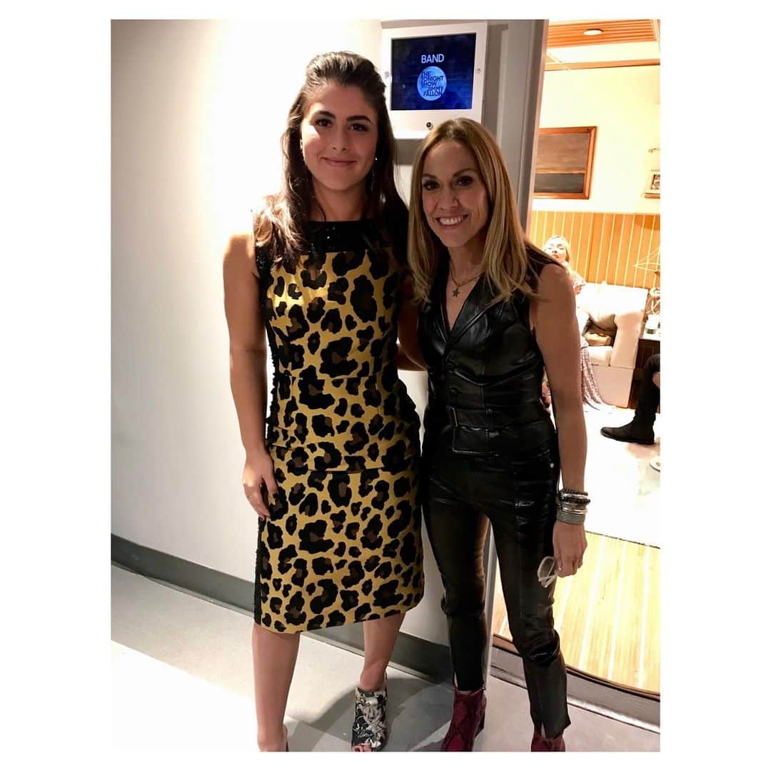 シェリル・クロウさんのインスタグラム写真 - (シェリル・クロウInstagram)「Met my obsession!! Winner of @usopen women’s tennis title, @biancaandreescu_!! ❤️🎾 #womenworthwatching」9月11日 0時46分 - sherylcrow