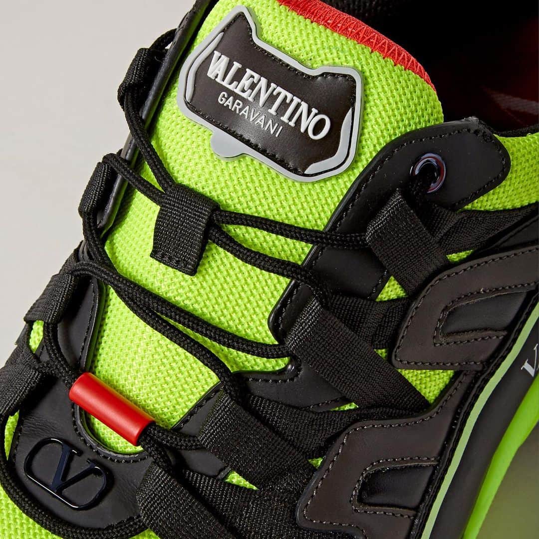 バーニーズ・ニューヨークのインスタグラム：「The @maisonvalentino leather and mesh sneaker finds itself at the intersection of the chunky sneaker and trail sneaker trend for those that love both. Shop the vibrant Valentino online and in-store now.」