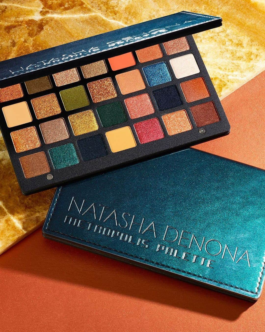 セフォラさんのインスタグラム写真 - (セフォラInstagram)「Me to me: What’s one more eyeshadow palette? 🤗🤗 Whether you want to wear a new shade every day for four weeks straight or layer a handful of hues at once, create endless eye looks with @natashadenona’s new, limited-edition, 2⃣8⃣-shade Metropolis palette 🎨 Only at Sephora. Link in bio」9月11日 2時09分 - sephora