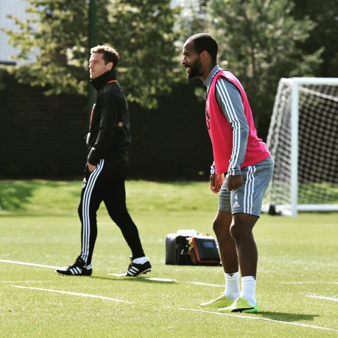 フラムFCさんのインスタグラム写真 - (フラムFCInstagram)「A crisp autumnal day to partake in football 🍂 #FFC」9月11日 2時12分 - fulhamfc