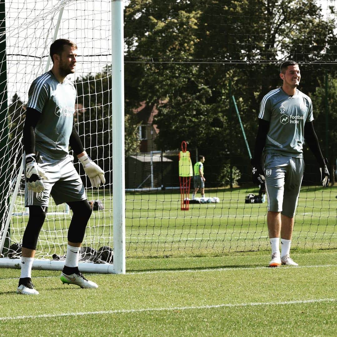 フラムFCさんのインスタグラム写真 - (フラムFCInstagram)「A crisp autumnal day to partake in football 🍂 #FFC」9月11日 2時12分 - fulhamfc