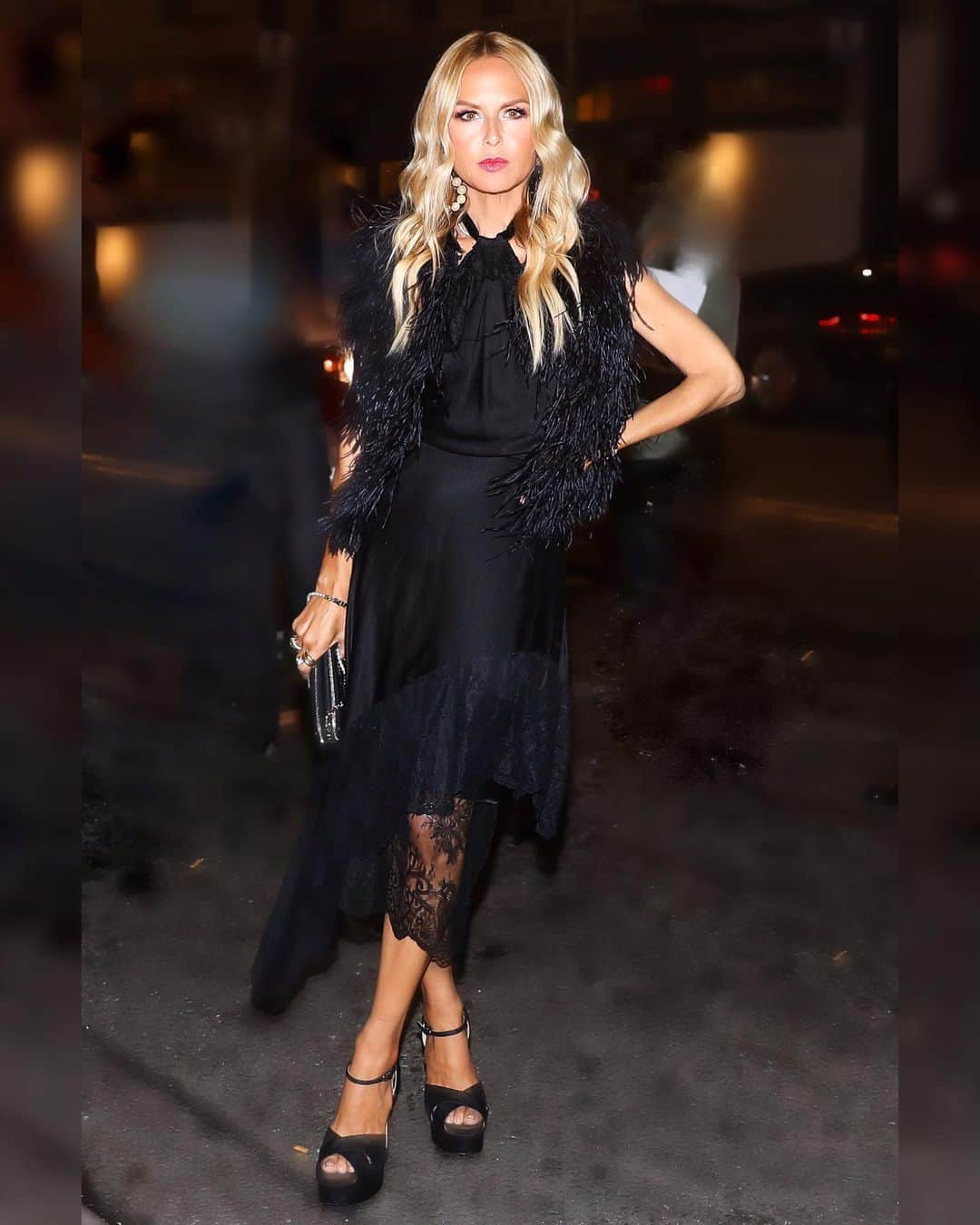 レイチェル・ゾーさんのインスタグラム写真 - (レイチェル・ゾーInstagram)「About last night....wearing @tomford to one of the most #epic #tomford shows ever!  I 🖤 you 👏 #tomfordforever #NYFW xoRZ」9月11日 2時52分 - rachelzoe