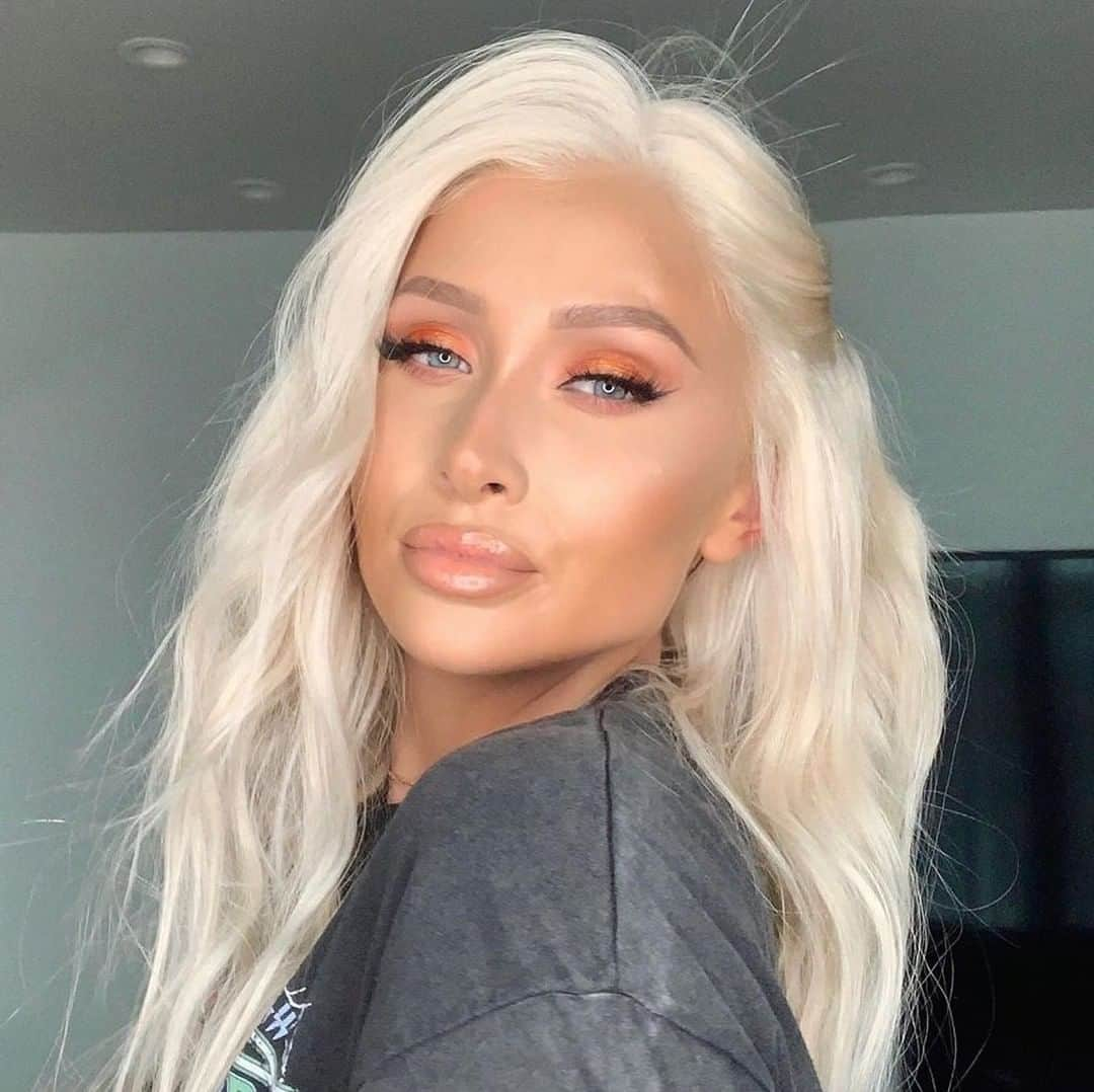 Too Facedさんのインスタグラム写真 - (Too FacedInstagram)「Babe @sarahhashcroft is serving us all the Palm Springs vibes wearing our Palm Springs Dreams Eye Shadow Palette! ✨ #regram #toofacedambassador #toofaced  Other products used: Born This Way Foundation in shade Warm Beige  Born This Way Super Coverage Concealer in shades Almond & Taffy Born This Way Setting Powder in shade Translucent Better Than Sex Eyeliner Better Than Sex Mascara Natural Lust Bronzer Juicy Fruits Lip Glaze in shade A Melon Reasons Hangover 3-in-1 Setting Spray (Peachy Edition)」9月11日 3時00分 - toofaced