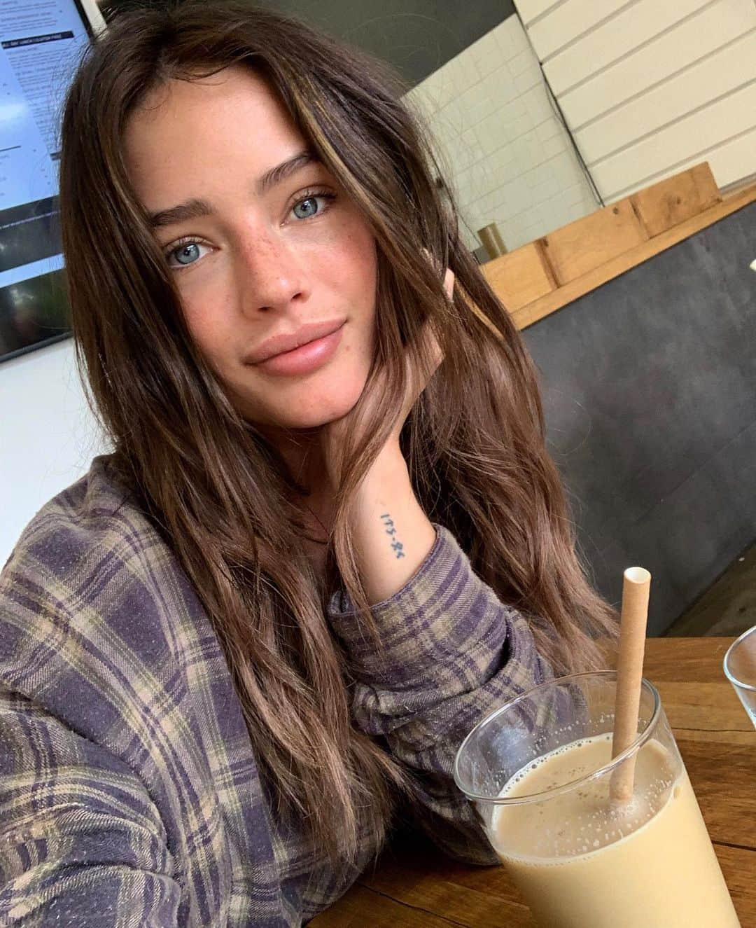 Jessicaさんのインスタグラム写真 - (JessicaInstagram)「Pit stop at @theskinco.co for some yummy foodies and my favorite juices!」9月11日 2時56分 - jessleebuchanan