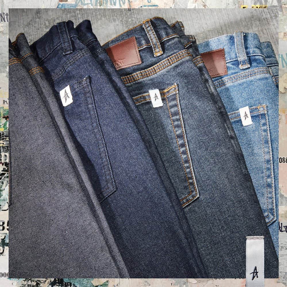 オルタモントのインスタグラム：「Ready for your new fav pants?? NEW washes & styles available now! 💣 // #CFADC #DefineYourDecade」