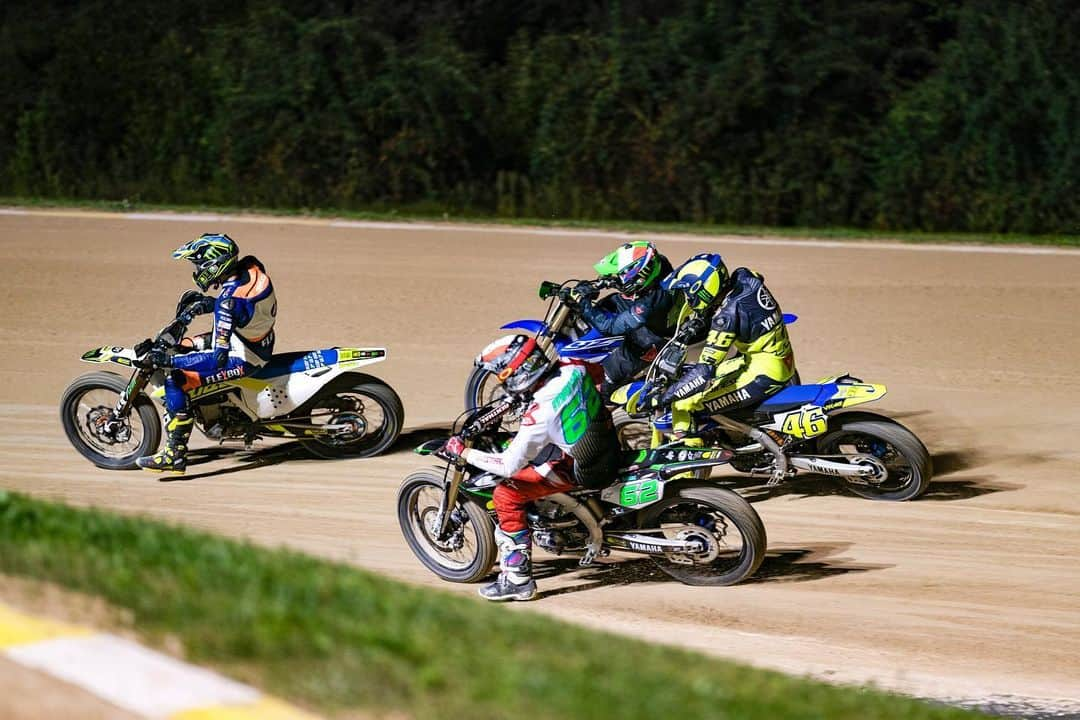 バレンティーノ・ロッシさんのインスタグラム写真 - (バレンティーノ・ロッシInstagram)「Training at the MotoRanch before Misano with the @vr46ridersacademyofficial 📸 @camilss」9月11日 4時21分 - valeyellow46