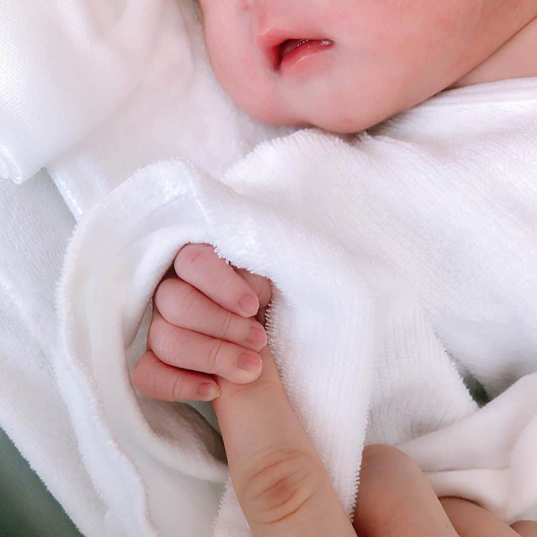 山脇道子さんのインスタグラム写真 - (山脇道子Instagram)「🕊✨ We welcomed our first child into the world✨✨✨」9月11日 4時33分 - michikoooo