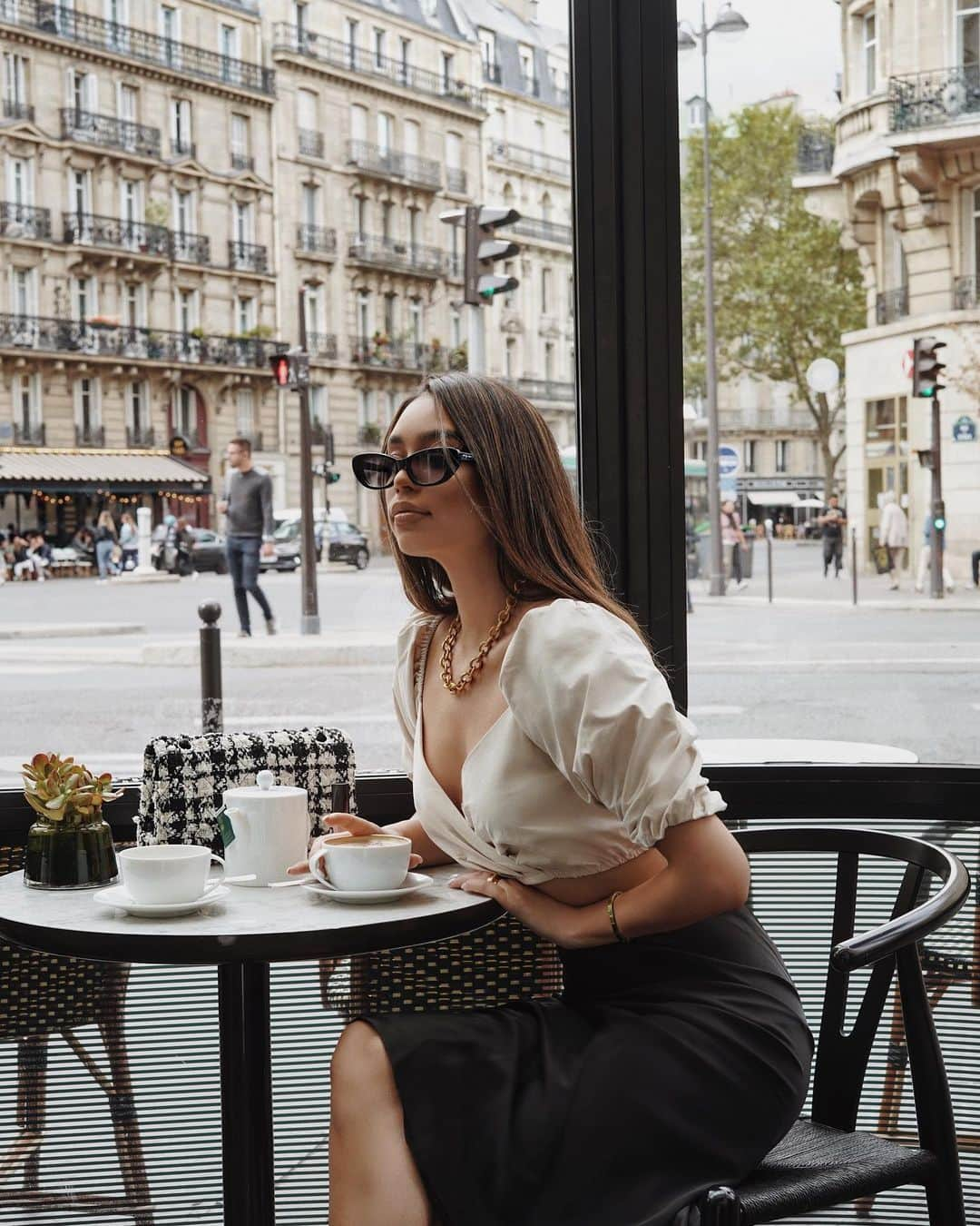 JANICE JOOSTEMAさんのインスタグラム写真 - (JANICE JOOSTEMAInstagram)「Embrasse moi 💕  __________________________________________________ TOP: @revolve @lacademie_  SKIRT: @majorelle_collection  SUNGLASSES: @mymymy」9月11日 4時39分 - janicejoostemaa