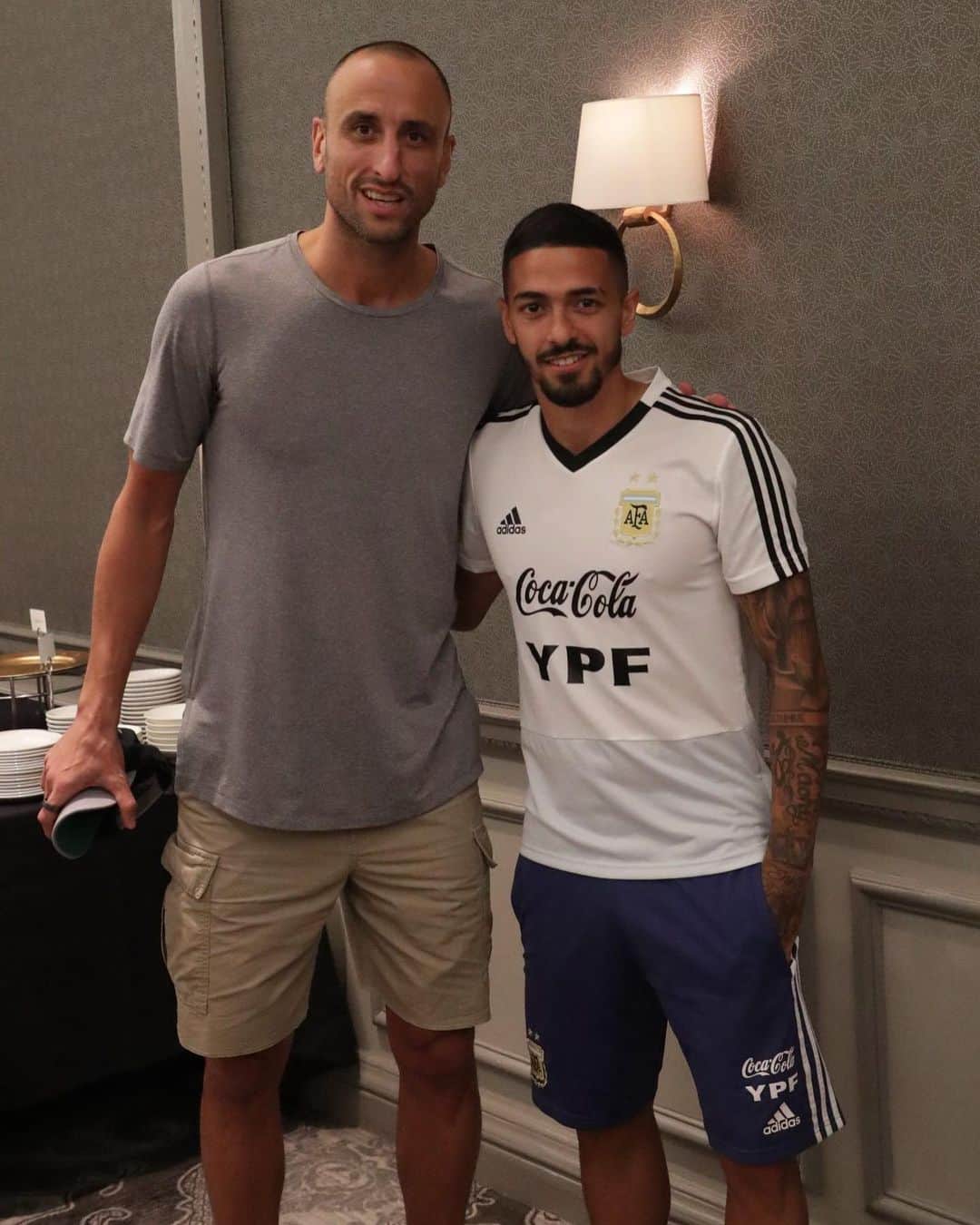 マヌエル・ランシニのインスタグラム：「Que lindo poder conocer personalmente a terrible deportista 🙏🏼🙌🏼🇦🇷」