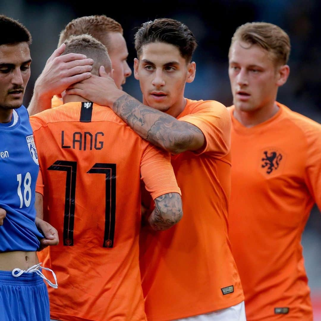 サッカー オランダ代表チームさんのインスタグラム写真 - (サッカー オランダ代表チームInstagram)「Jong Oranje wint de eerste EK-kwalificatiewedstrijd met 5-1 van Cyprus. 👏🏻👏🏻 16' Koopmeiners (pen.) ⚽ 26' De Wit ⚽ 29' Sierhuis ⚽ 86' De Wit ⚽ 90' Zeefuik ⚽  #JongOranje #NEDCYP」9月11日 4時52分 - onsoranje