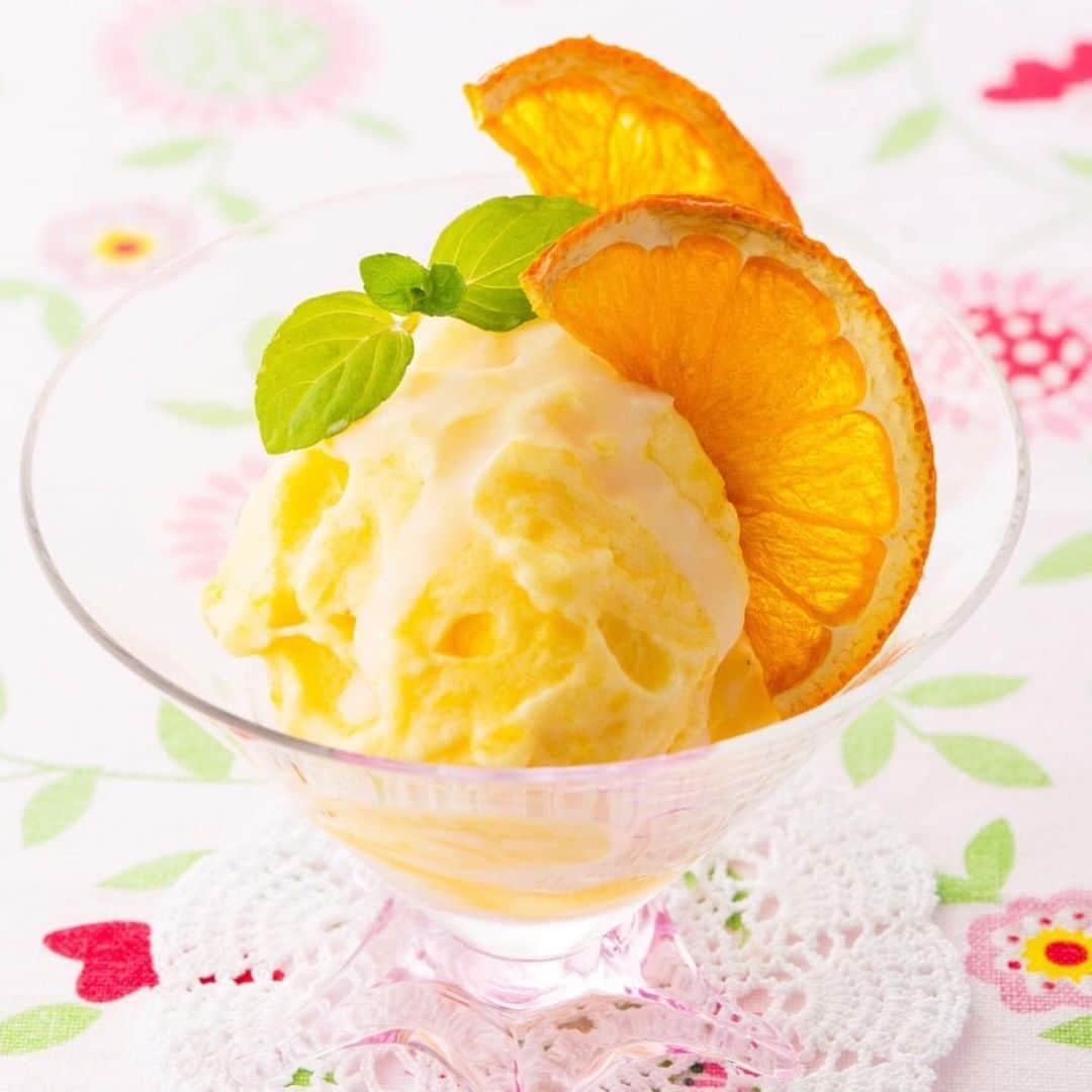 Yonanasさんのインスタグラム写真 - (YonanasInstagram)「A fresh, all-natural take on an orange creamsicle from our friends @yonanas_japan. 🍊Orange + 🍍Pineapple Yonanas drizzled with 🥥Coconut Cream!」9月11日 5時39分 - yonanas