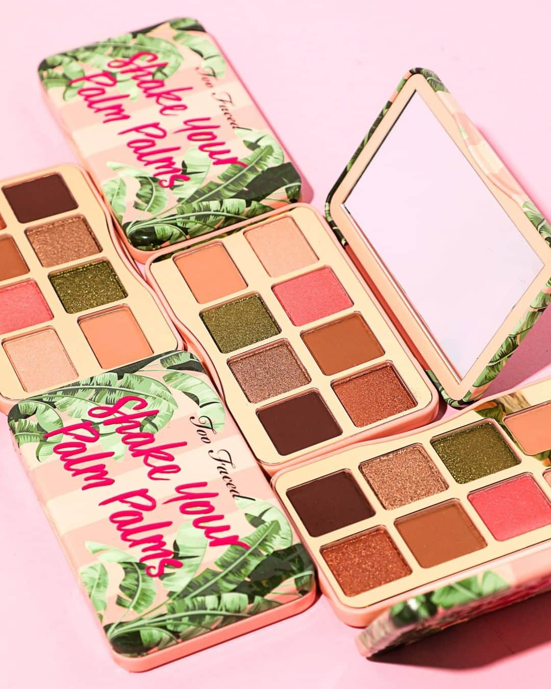 Too Facedさんのインスタグラム写真 - (Too FacedInstagram)「All your MUST HAVE shades packed into one PERFECT little palette! 🌴 Create any look, anywhere, with our Shake Your Palm Palms Eye Shadow Palette. #tfpeachesandcream #toofaced」9月11日 6時00分 - toofaced